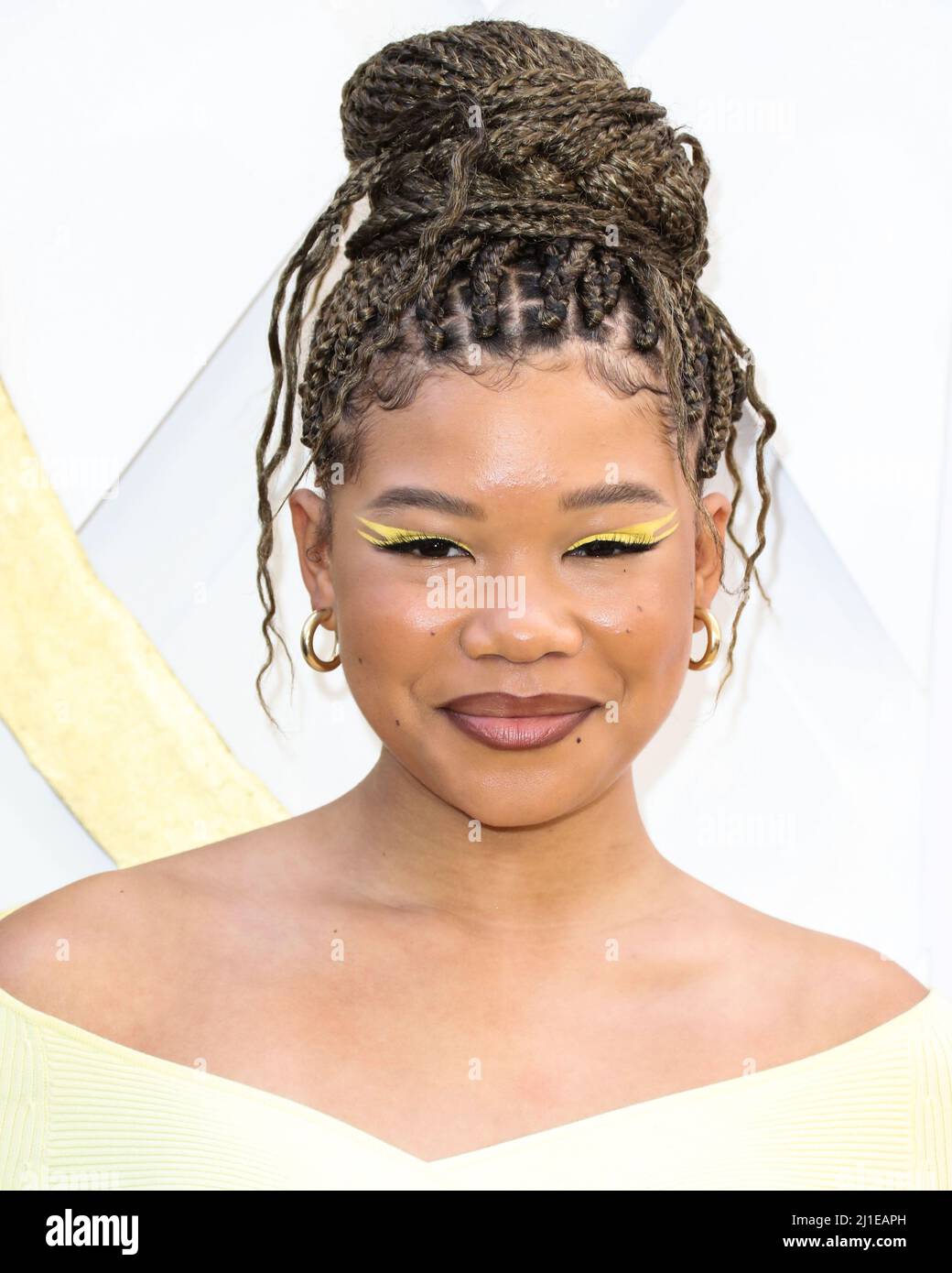 Beverly Hills, Usa. 25. März 2022. BEVERLY HILLS, LOS ANGELES, KALIFORNIEN, USA - 24. MÄRZ: Storm Reid kommt zum jährlichen ESSENCE Black Women in Hollywood Awards 2022 15. Luncheon Anniversary mit dem Titel „The Black Cinematic Universe“, das am 24. März 2022 im Beverly Wilshire Four Seasons Hotel in Beverly Hills, Los Angeles, Kalifornien, USA, stattfand. (Foto: Xavier Collin/Image Press Agency/Sipa USA) Quelle: SIPA USA/Alamy Live News Stockfoto