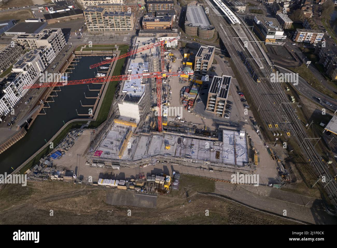 Übersicht über die Baustelle Kade Zuid Teil des neuen Noorderhaven-Viertels am Fluss IJssel. Stockfoto