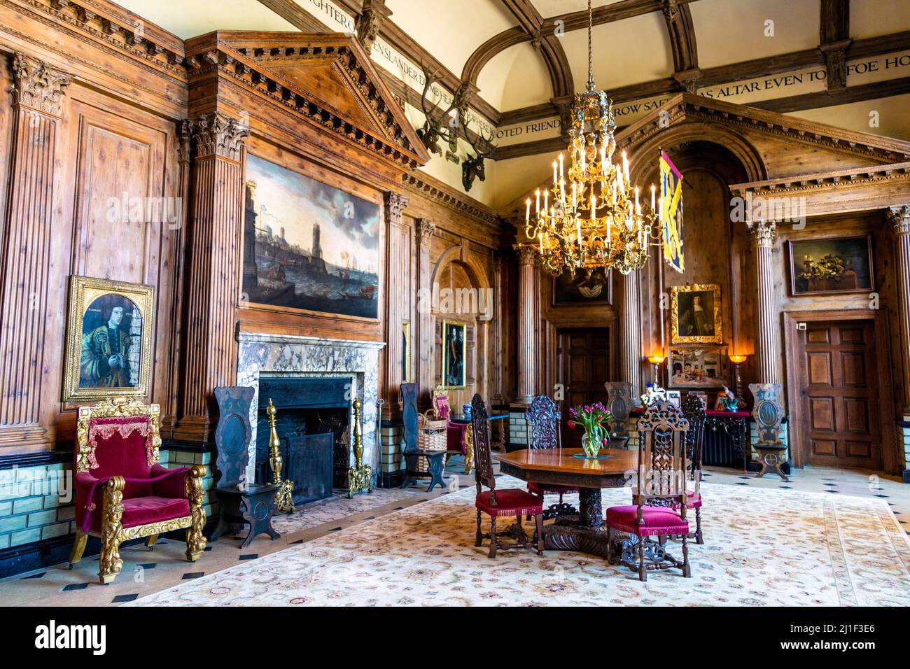 Innenraum der Jacoban Banqueting Hall im Knebworth House, Hertfordshire, Großbritannien Stockfoto