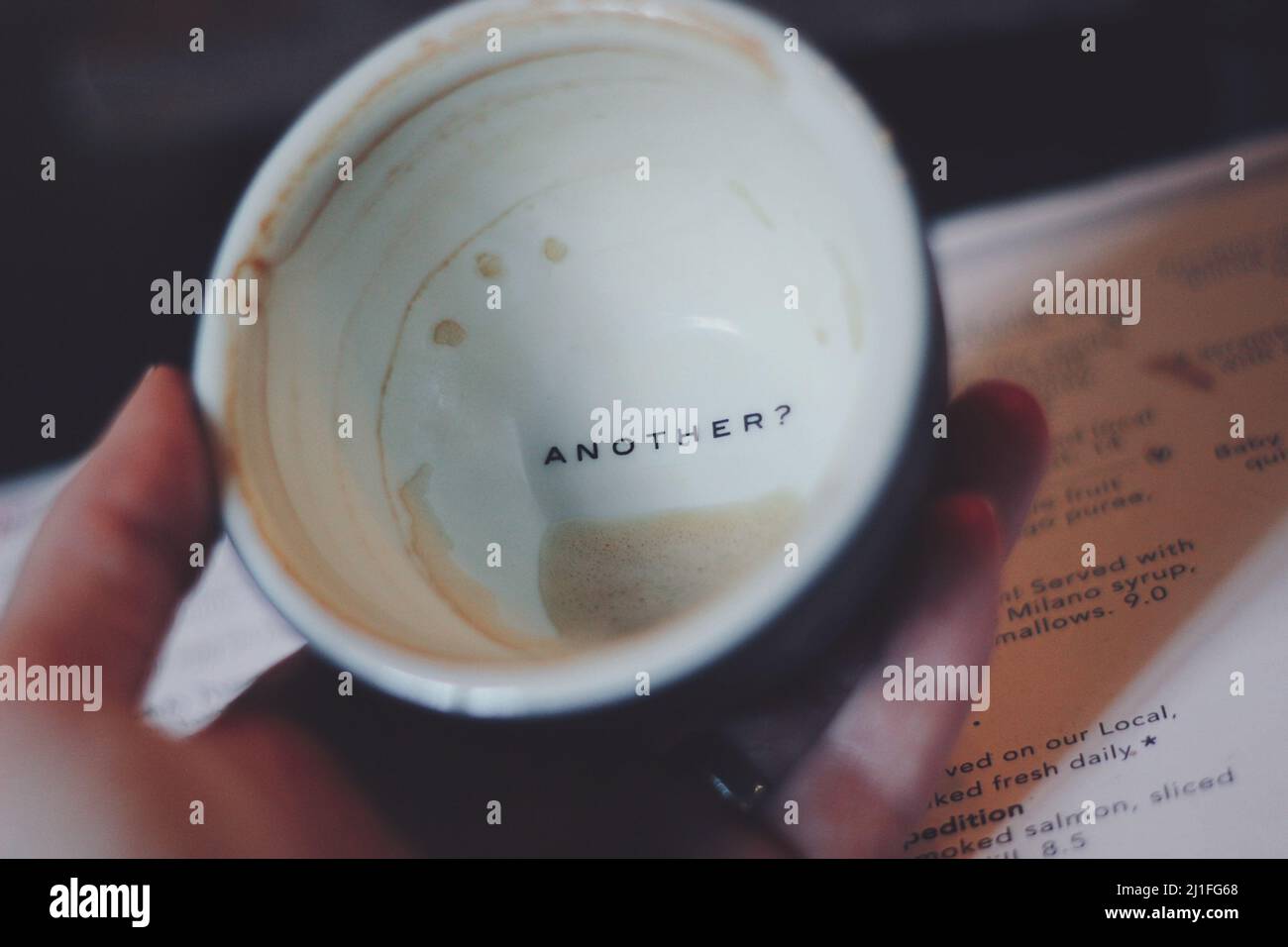 Leere Tasse Kaffee, noch eine? Stockfoto