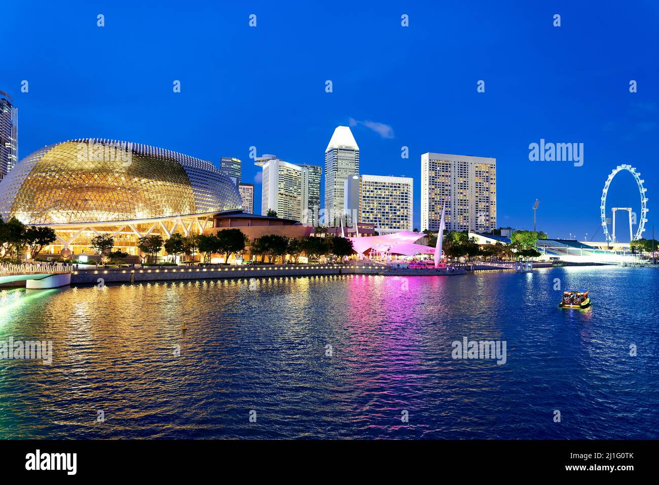 Singapur. Marina Bay bei Sonnenuntergang Stockfoto