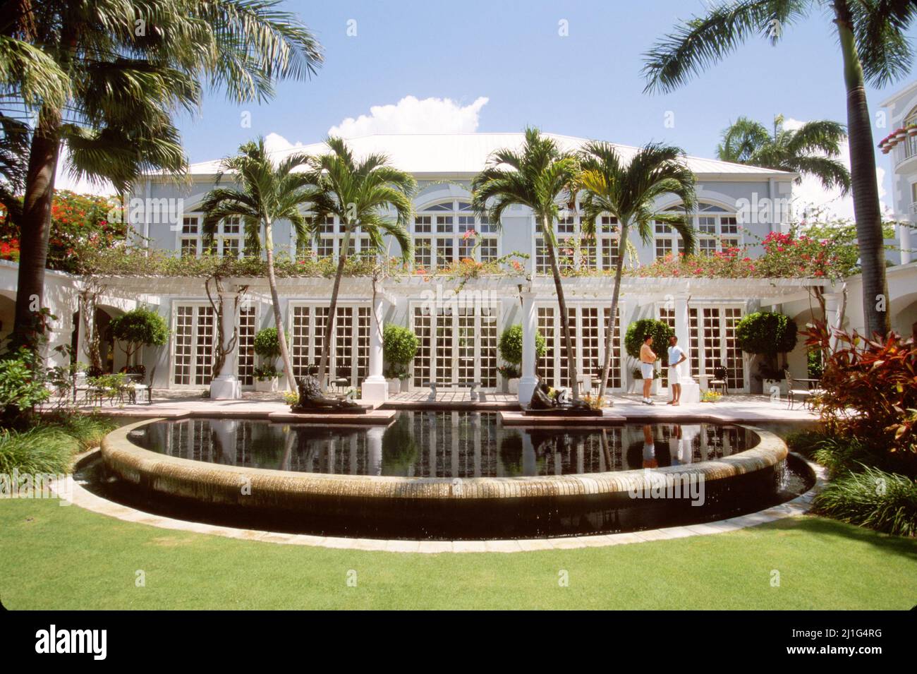 George Town Grand Cayman, Hyatt Regency Hotel, Grundstück im britischen Kolonialstil, Stockfoto