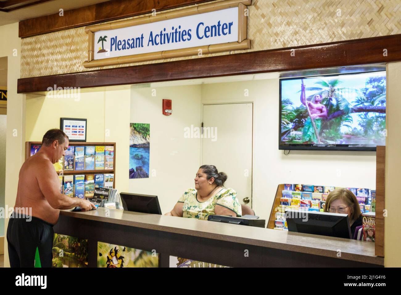 Honolulu Waikiki Beach Hawaii, Hawaiian, Oahu, Aston, Hotel Hotels Unterkunft Inn Motel Motels, Lobby, Pleasant Activities Center, Zentrum, Schreibtisch, Informationen, Hilfe, Stockfoto