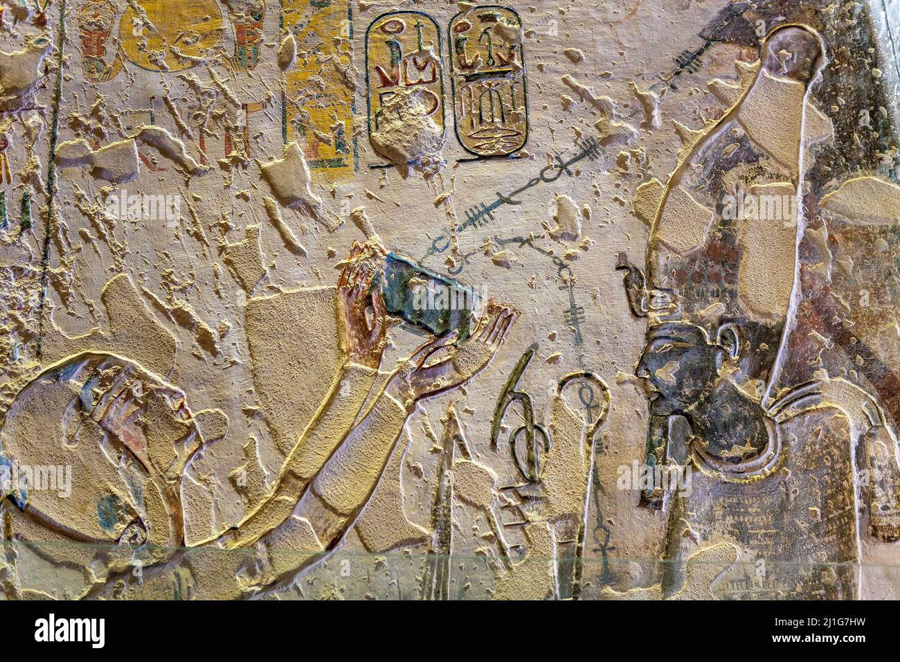 Iwnmutef Priester, der Ossiris im Grab von Ramesses IX, KV6, im Tal der Könige reinigt Stockfoto