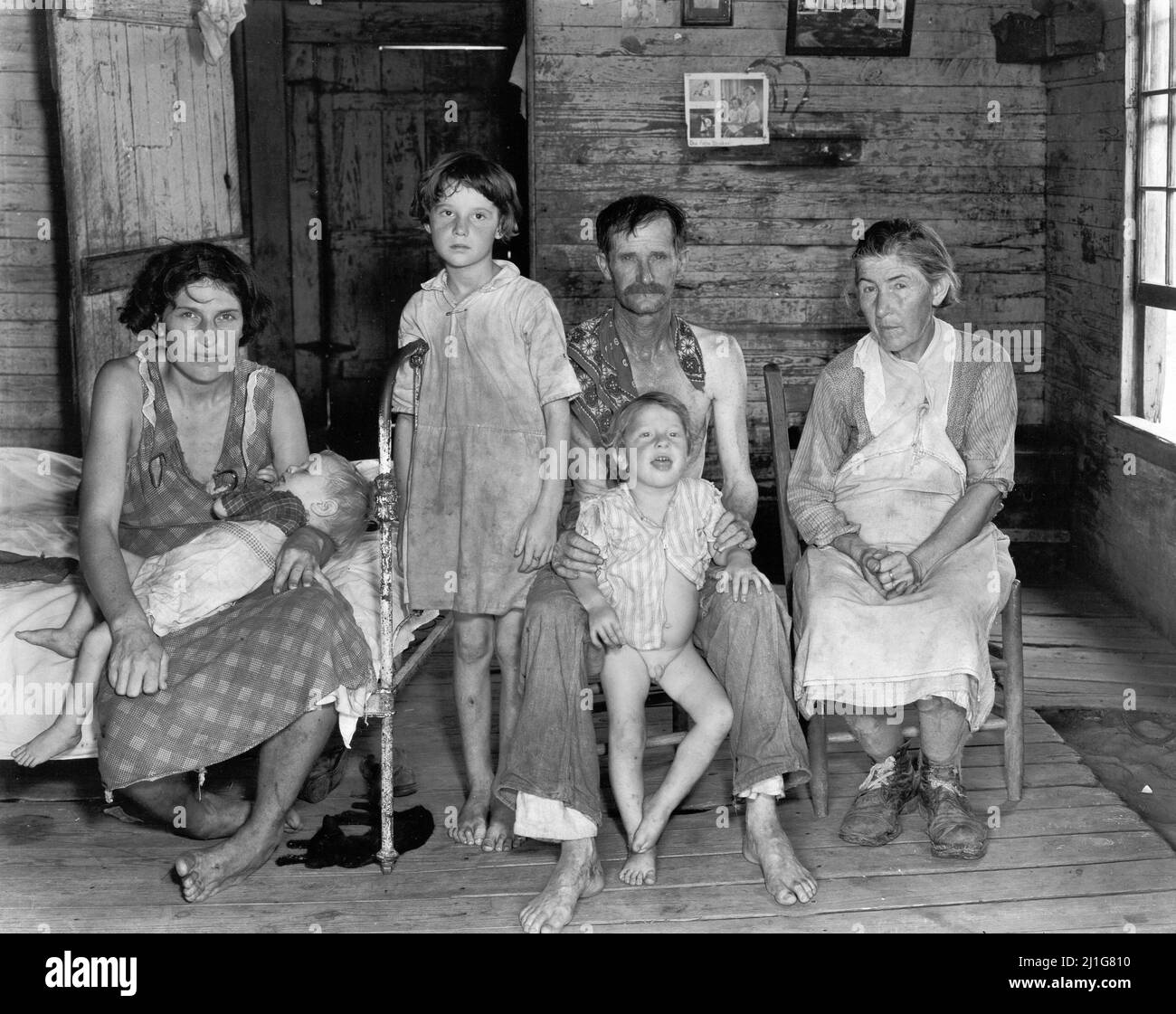 Alabama Baumwollanbau in der Großen Depression. Bud Fields and His Family, Hale County, Alabama von Walker Evans, 1936 Stockfoto