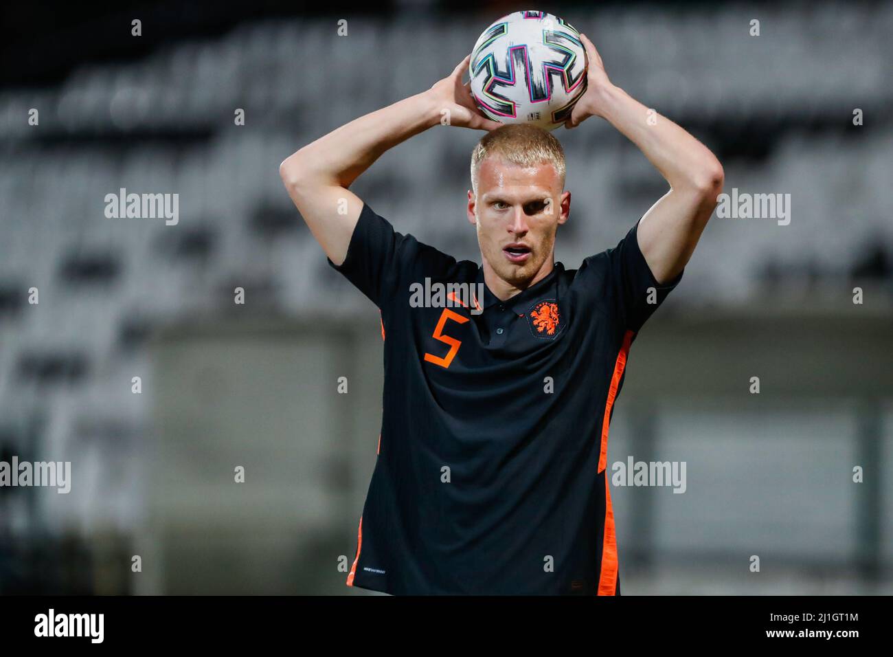 Sofia, Bulgarien. 25. März 2022. SOFIA, BULGARIEN - 25. MÄRZ: Mitchell Bakker aus den Niederlanden U23 während des EM 2023 Qualifiers-Spiels zwischen Bulgarien U23 und den Niederlanden U23 im Slavia-Stadion am 25. März 2022 in Sofia, Bulgarien (Foto von Nikola Krstic/Orange Picics) Credit: Orange Pics BV/Alamy Live News Stockfoto