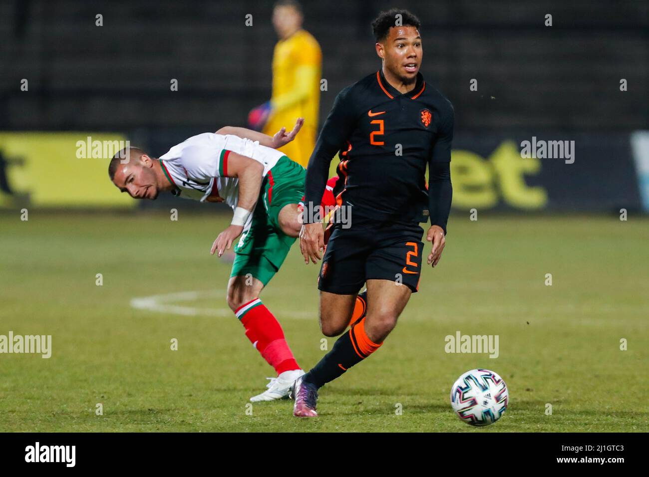 Sofia, Bulgarien. 25. März 2022. SOFIA, BULGARIEN - 25. MÄRZ: Milan van Ewijk aus den Niederlanden U23 während des EM 2023 Qualifikationsspiel zwischen Bulgarien U23 und den Niederlanden U23 im Slavia Stadion am 25. März 2022 in Sofia, Bulgarien (Foto von Nikola Krstic/Orange Picics) Credit: Orange Pics BV/Alamy Live News Stockfoto