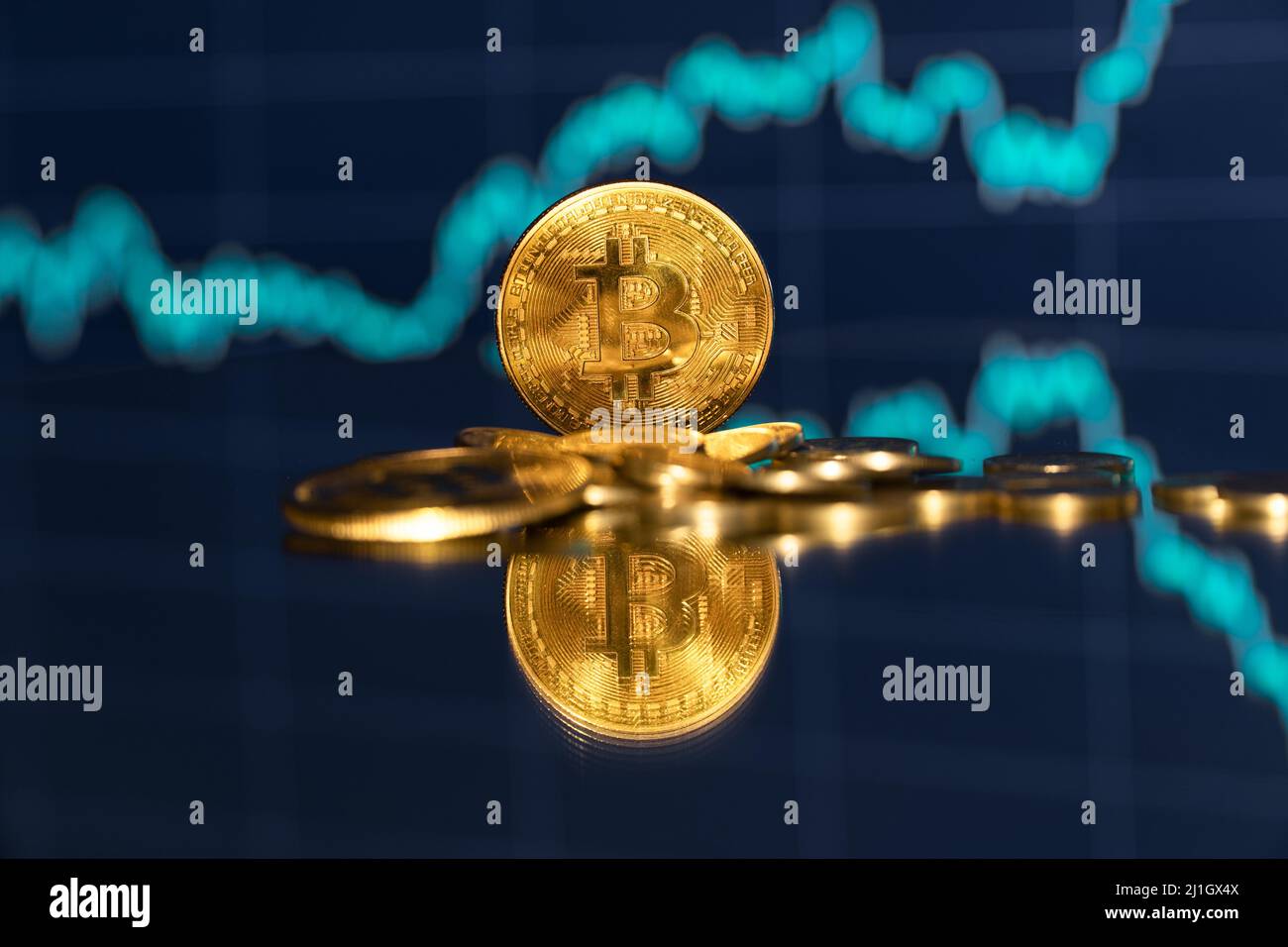 Bitcoin. Bitcoin-Diagramm-Hintergrundkonzept. Krypto Geld Nachrichten Konzept Idee. Kryptowährungshandel vom Aktienmarkt Stockfoto
