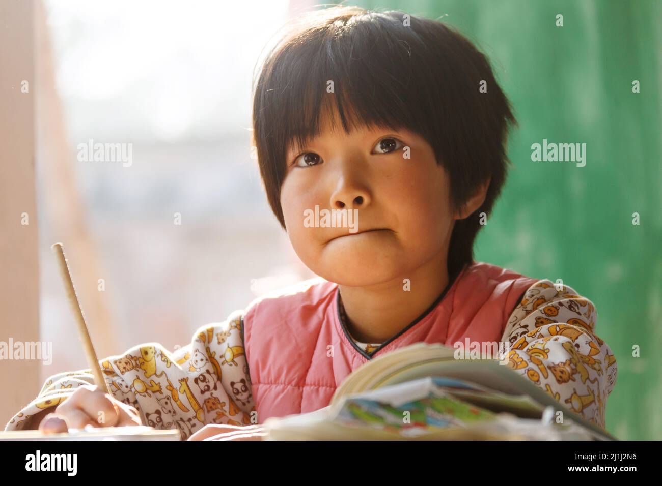 Grundschule Mädchen in ländlichen Grundschulen Stockfoto