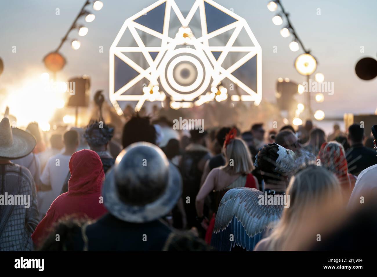 Kostümparty beim Open Air Musikfestival Stockfoto