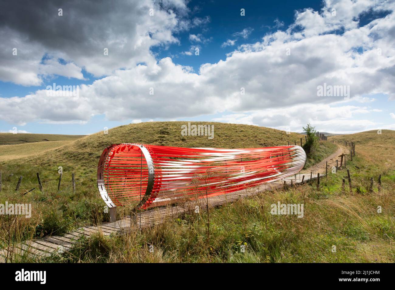 Horizons Kunst und Natur in Sancy 2020. Oszillationen von Axelle Verglas und Maxime Cosson, Puy de Dome, Auvergne Rhone Alpes, Frankreich Stockfoto