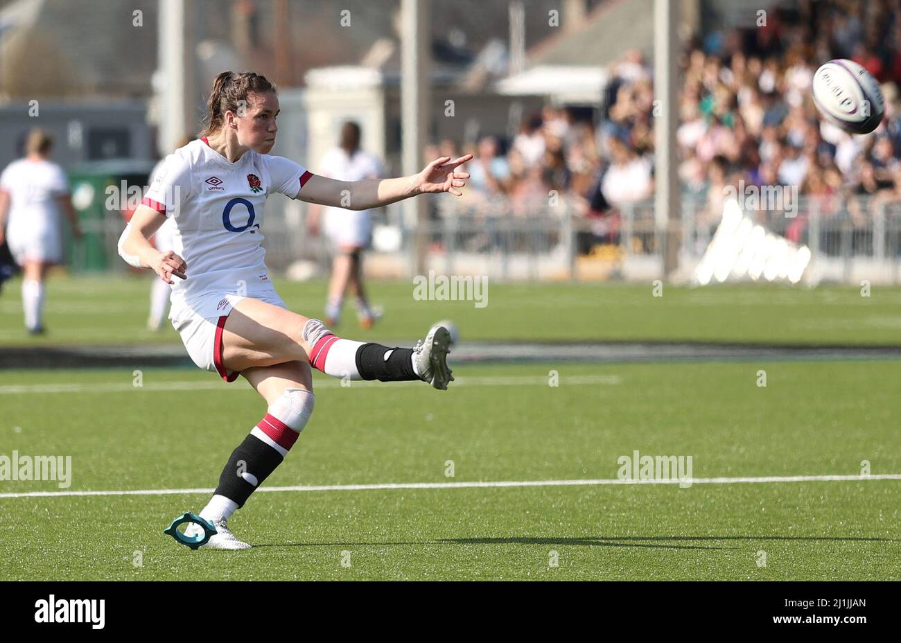 Die Engländerin Emily Scarratt erzielt den ersten Conversion während