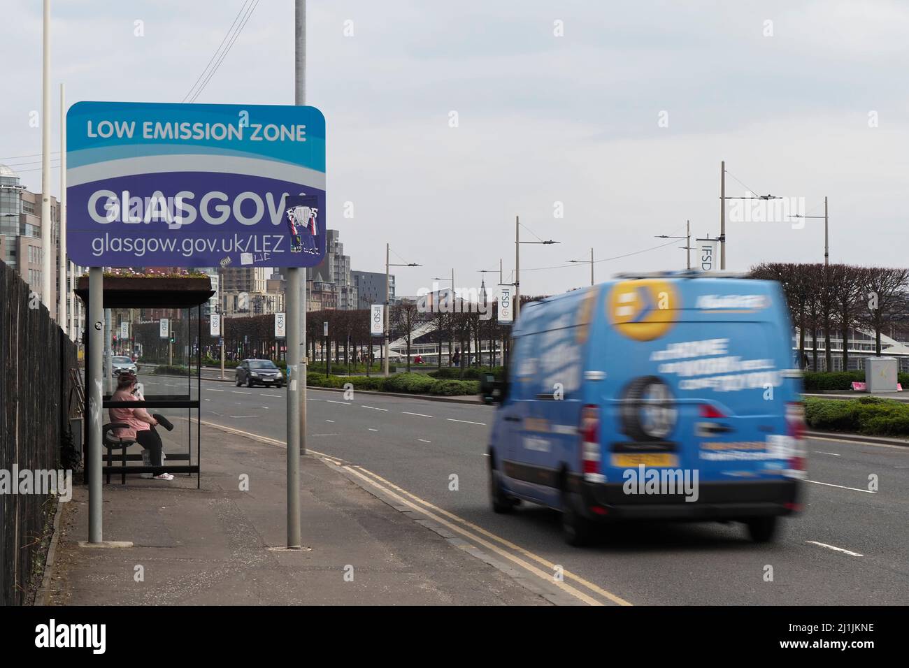 schild für die emissionsarme Zone, Broomielaw, Glasgow, Schottland, Großbritannien Stockfoto