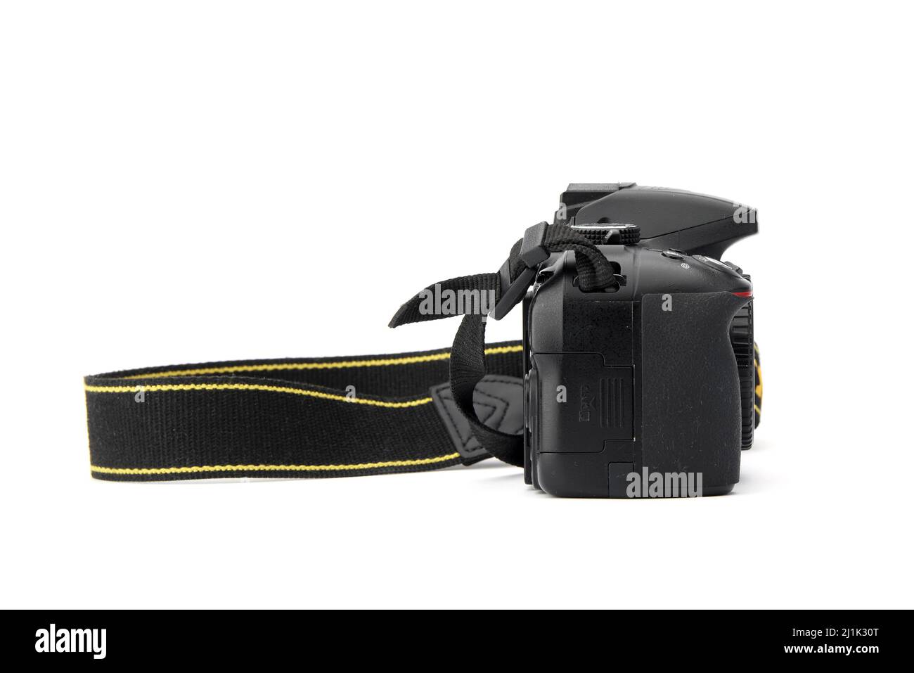 Nikon DSLR Kamera Nikon D5300 isoliert auf weißem Hintergrund. Detailfotos von Nikon D5300 mit Griff. 03.04.2021, Region Rostov, Russland Stockfoto