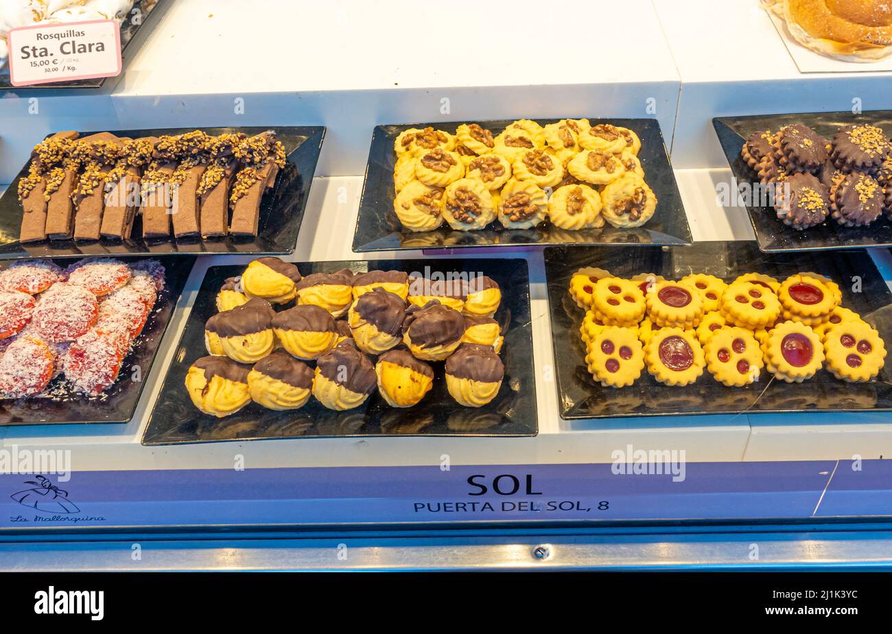 La Mallorquina Pastelería La Mallorquina, Cream Cakes, Sweets traditionelle Madrider Konfekte in einem berühmten Café aus dem Jahr 1894. Spanien Stockfoto