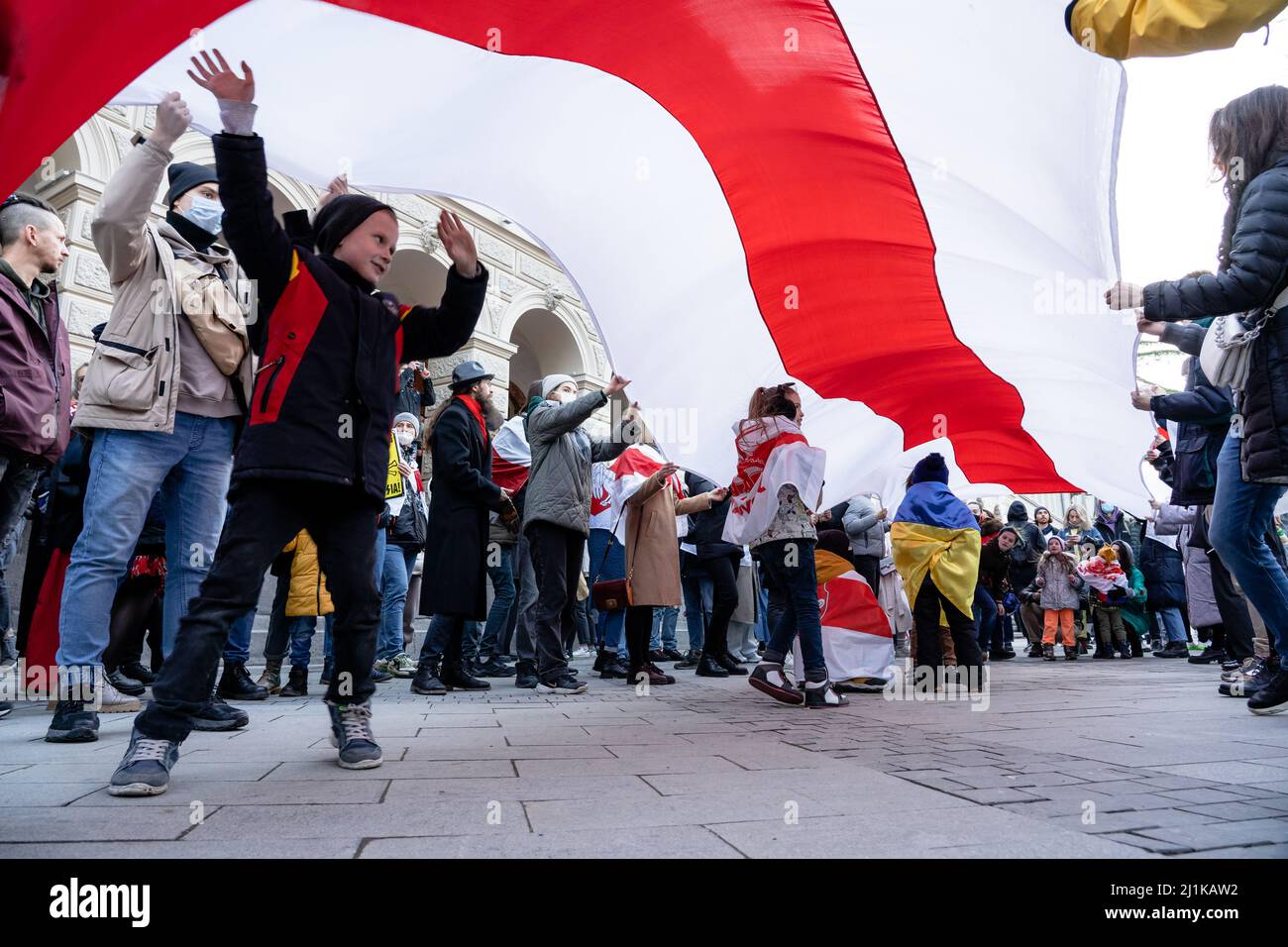 Die belarussische Bevölkerung nimmt an friedlichen Protesten gegen die Diktatur in Belarus Teil Stockfoto