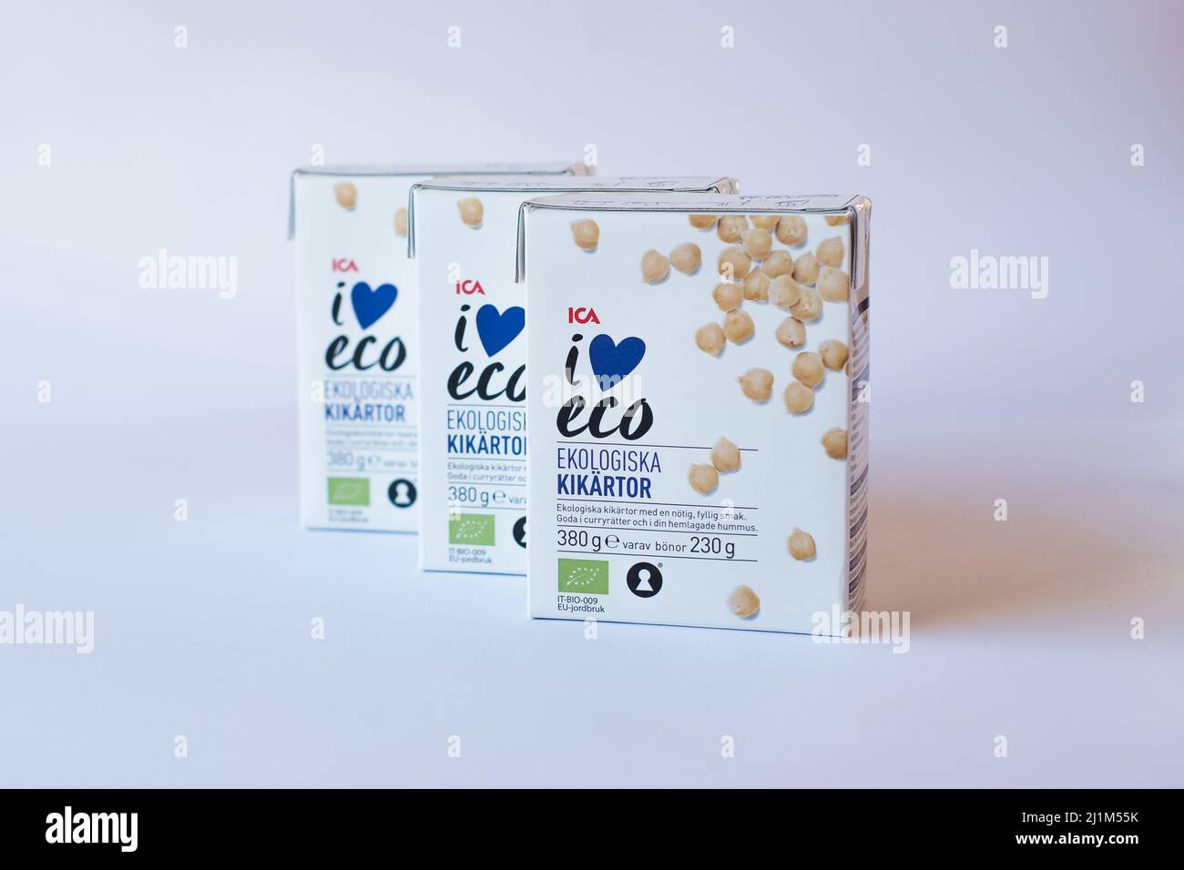 Bio-Kichererbsen von ICA Ich liebe Eco. Qualitativ hochwertiges Lebensmittelprodukt. Stockfoto