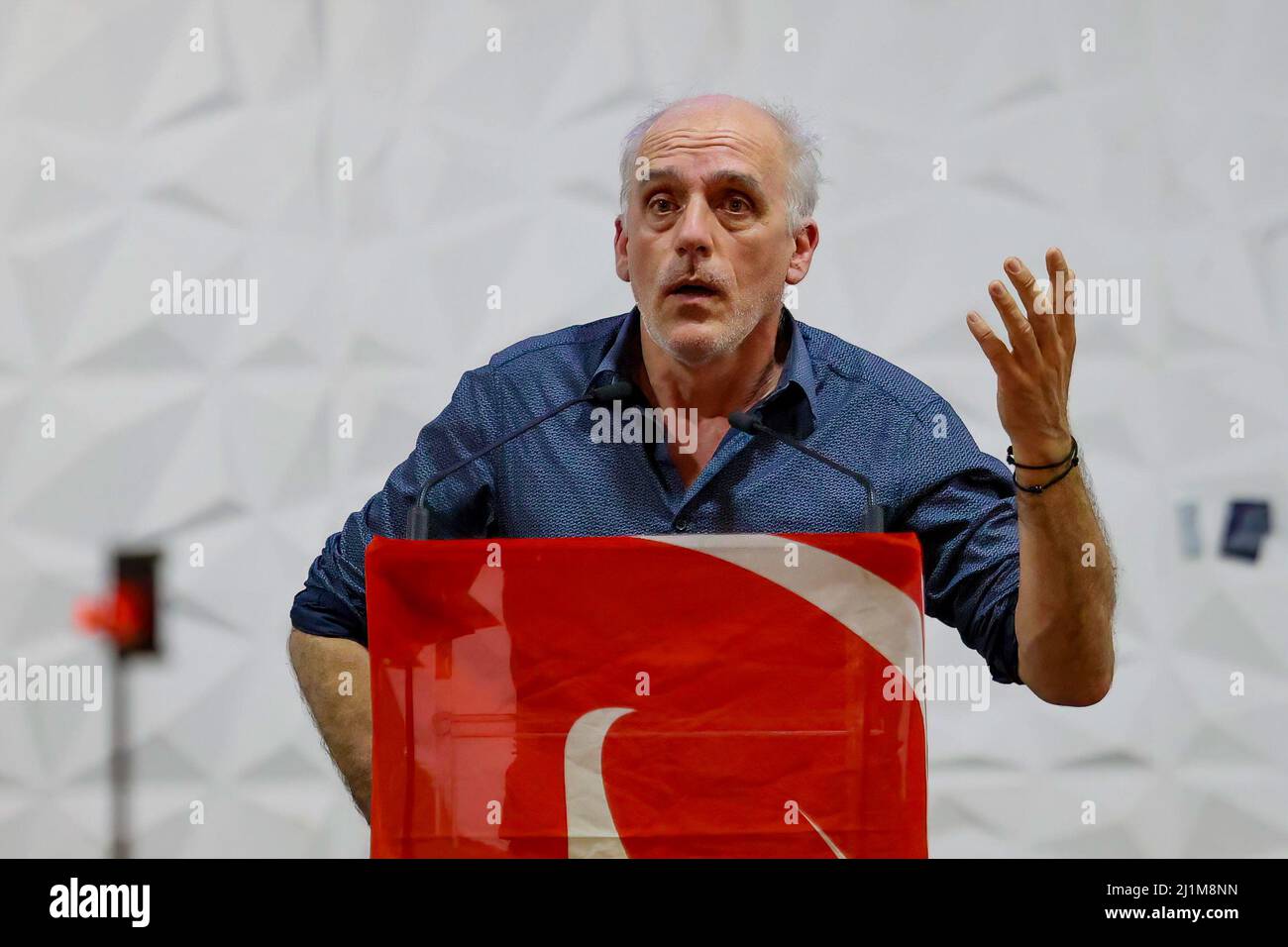 Philippe Poutou spricht bei einer Wahlkampfveranstaltung in Marseille. Philippe Poutou ist der Kandidat der NPA (New Anticapitalist Party) bei den französischen Präsidentschaftswahlen 2022. Er vertritt die revolutionäre extreme Linke, die gegen den Kapitalismus und alle Formen der Diskriminierung kämpft. Stockfoto