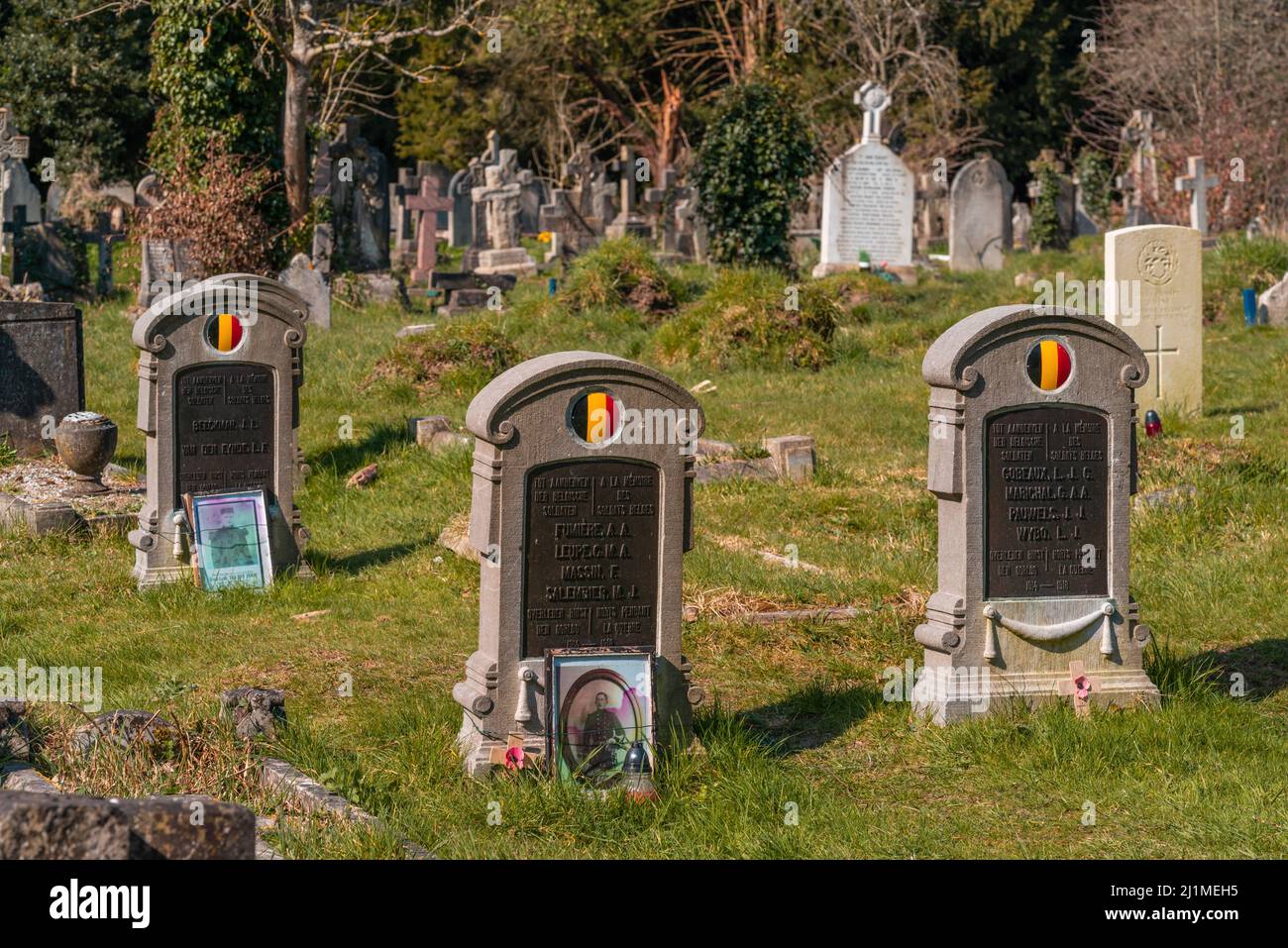 Der große Krieg oder WW1, Gräber gefallener belgischer Soldaten und Erinnerungsstücke auf dem Alten Friedhof auf dem Common in Southampton, England, Großbritannien Stockfoto