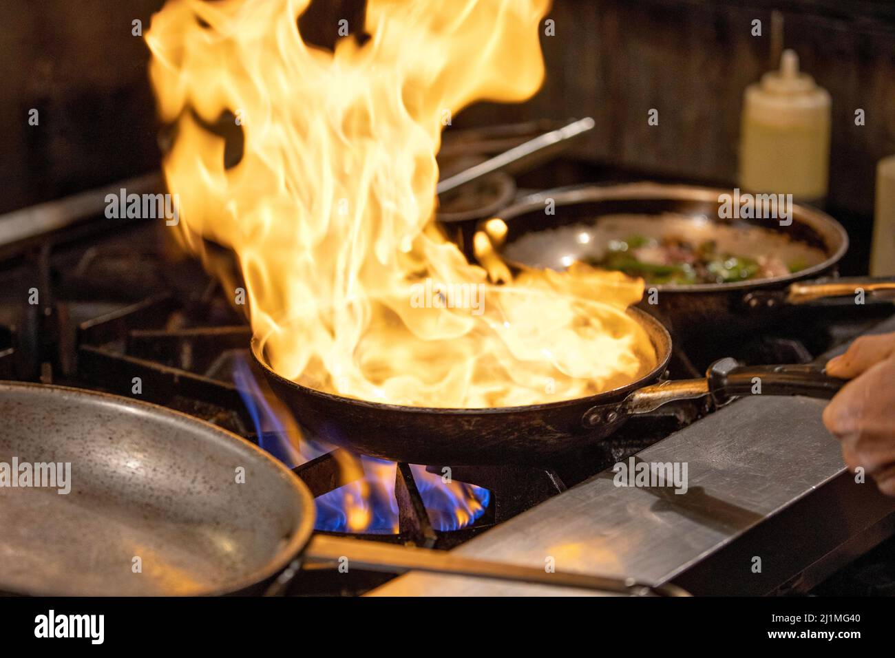 Feuer in der Küche Stockfoto