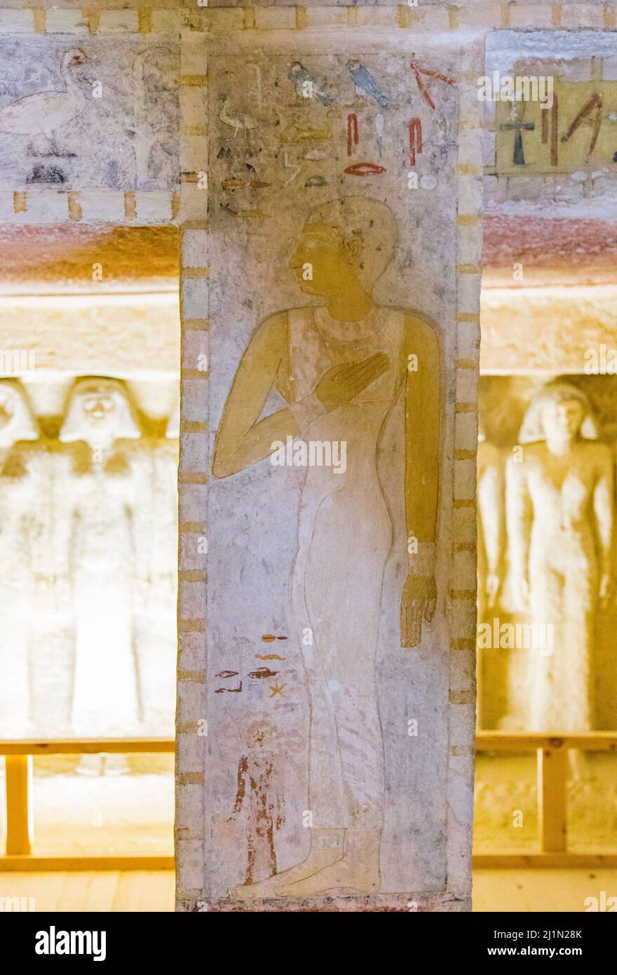 Ägypten, Guizeh, Grab der Königin Meresankh III. Hauptraum, Nordwand, auf 2 Säulen sind 2 Vertreter von Meresankh. Stockfoto