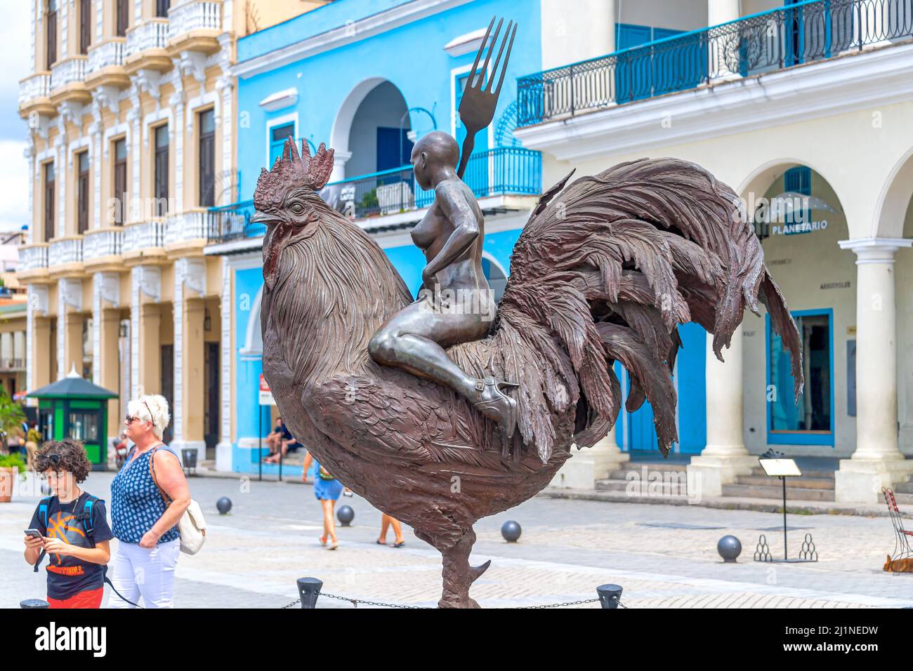 Skulpturenstatue Viaje Fantastico, Plaza Vieja, Old Havana, Kuba, 2017 Stockfoto