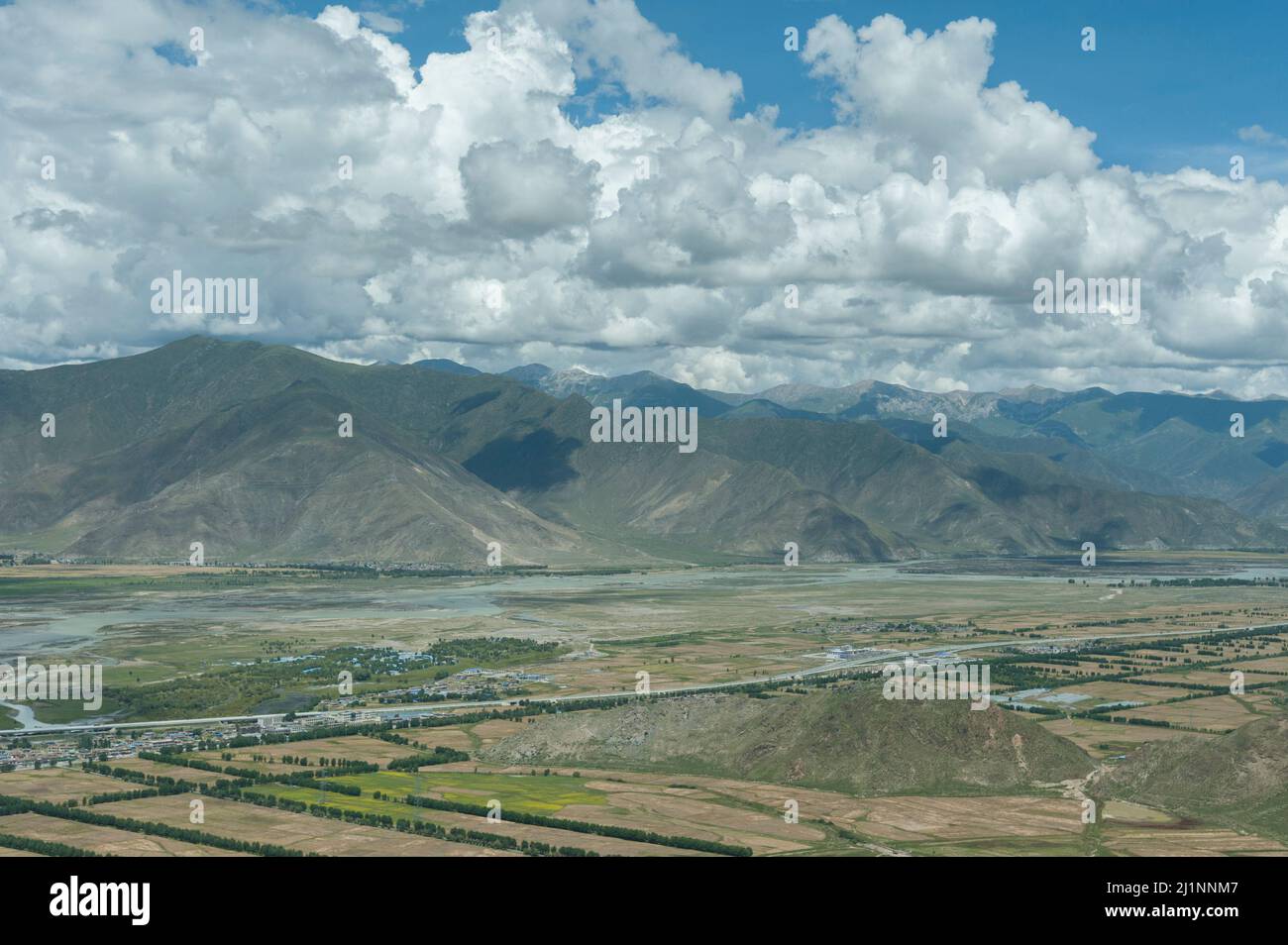 Schöne Aussicht vom Ganden-Kloster in Tibet, China Stockfoto