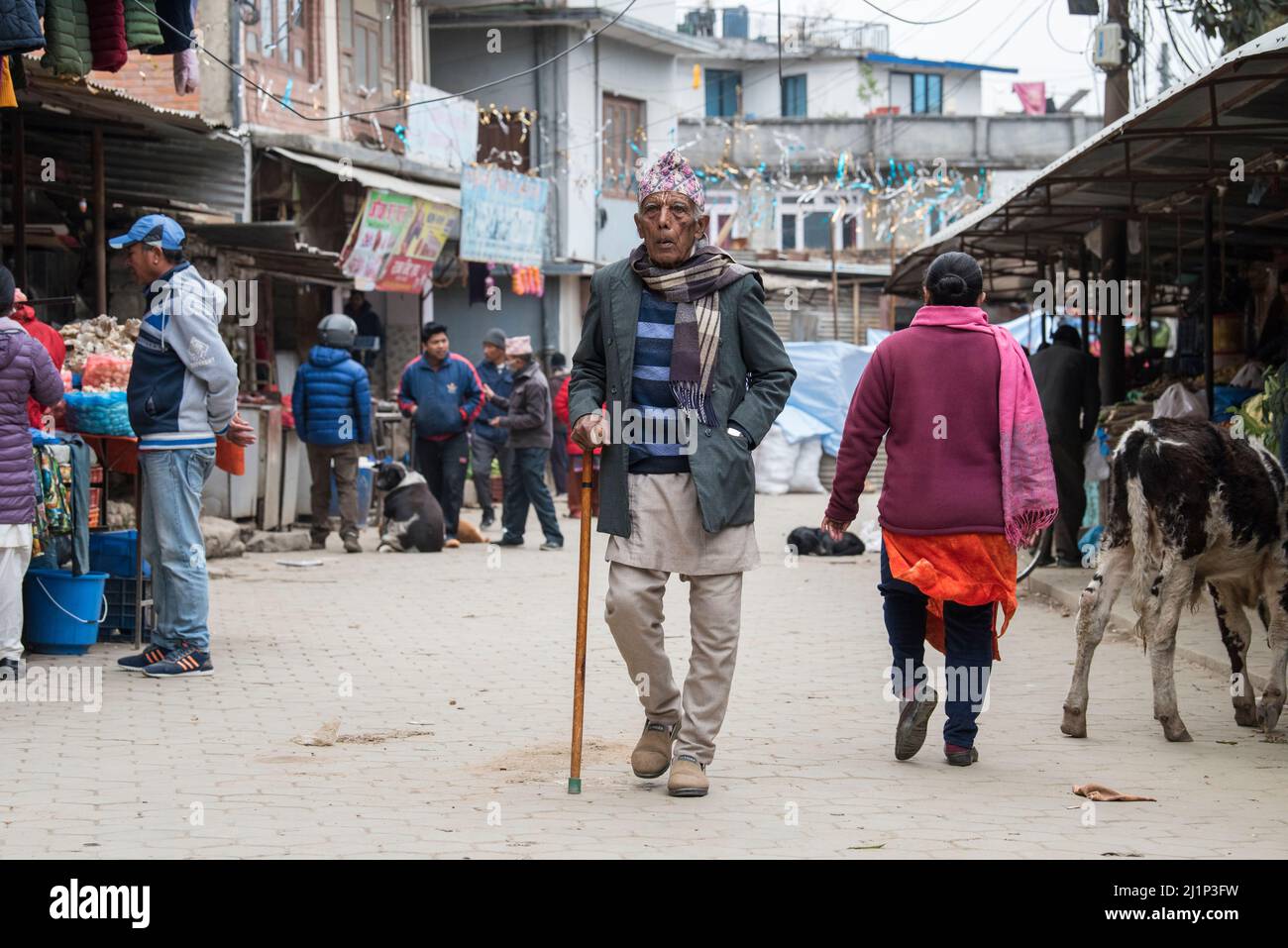 Kathmandu, Nepal- April 20,2019 : Straßenansicht der Einheimischen bei verschiedenen täglichen Aktivitäten in Kathmandu, der Hauptstadt Nepals. Stockfoto
