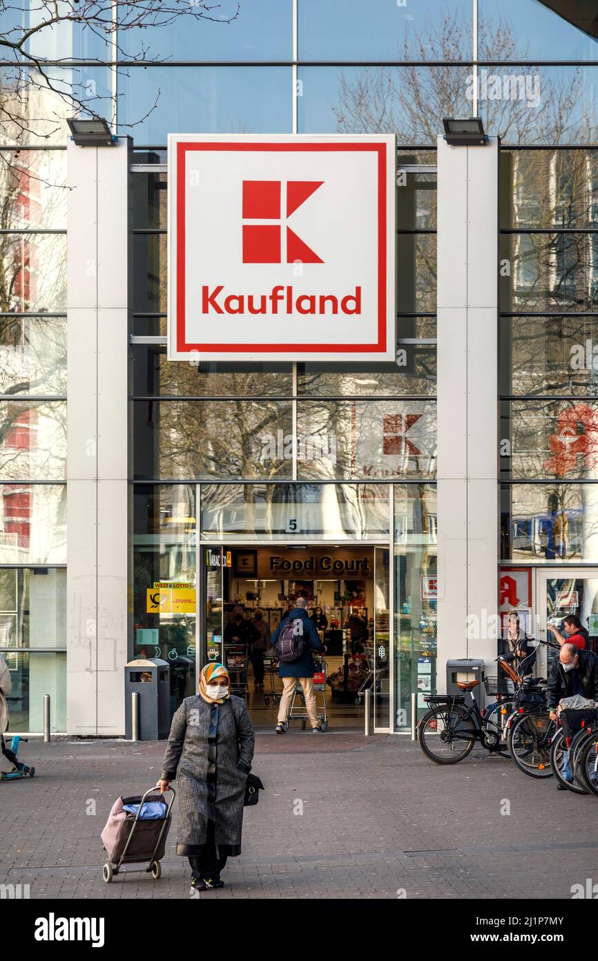 Supermarktkette Kaufland im Derendorf Forum Stockfoto