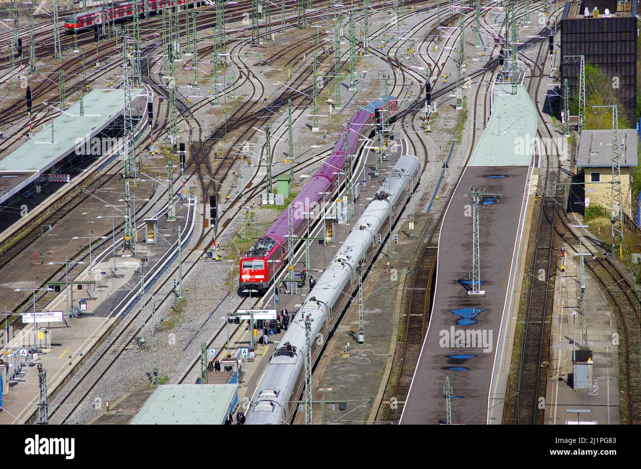 Stuttgart, Baden-Württemberg, Deutschland: Gleis- und andere Bahnverkehrsstrukturen, Stuttgarter Hauptbahnhof, 10. April 2012. Stockfoto