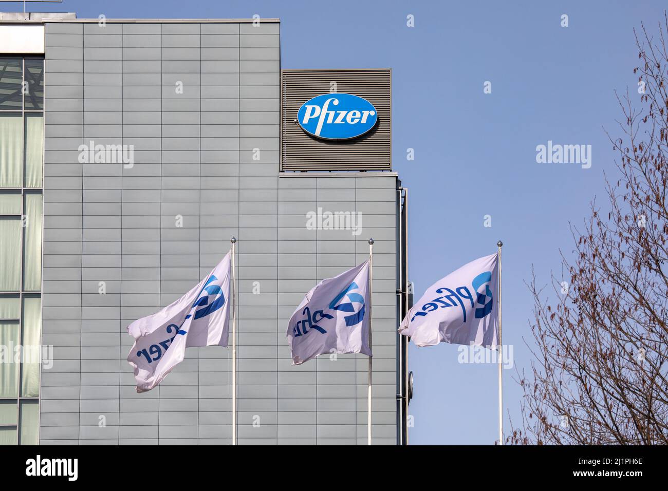 Der finnische Hauptsitz von Pfizer Pharmaceuticals befindet sich im finnischen Munkkiniemi-Distrikt in Helsinki Stockfoto