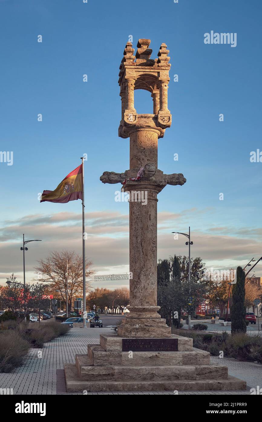 Bögen und Säule namens Rollo Jurisdiccional auf der Plaza de la Liberty in der Stadt Torrijos Provinz Toledo, Spanien, Europa Stockfoto