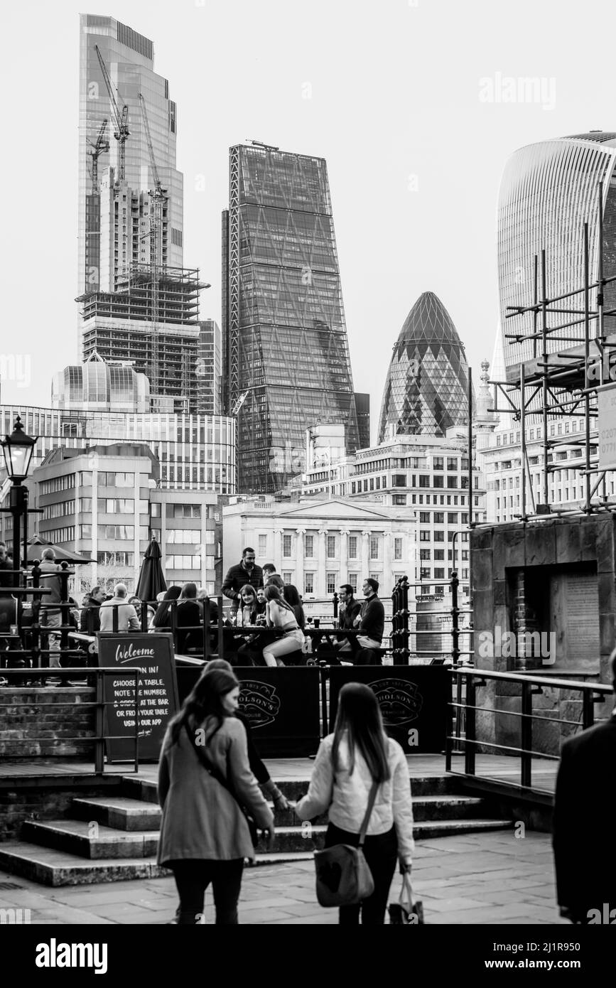 London die City of London Themse und London Bridge und St. Pauls Stockfoto