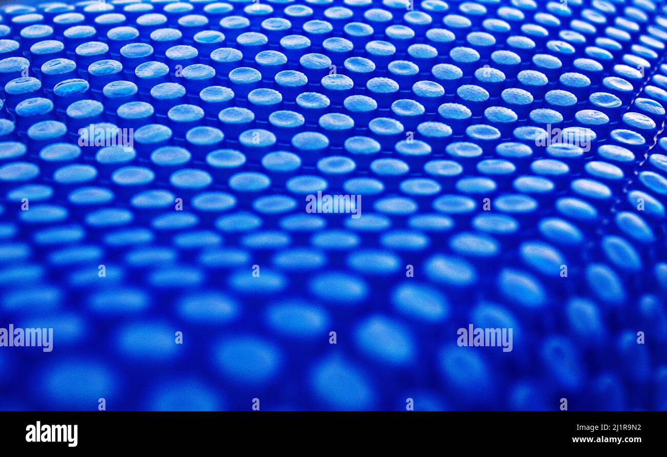 Textur des blauen Sonnenfilms für das Schwimmbad Stockfoto
