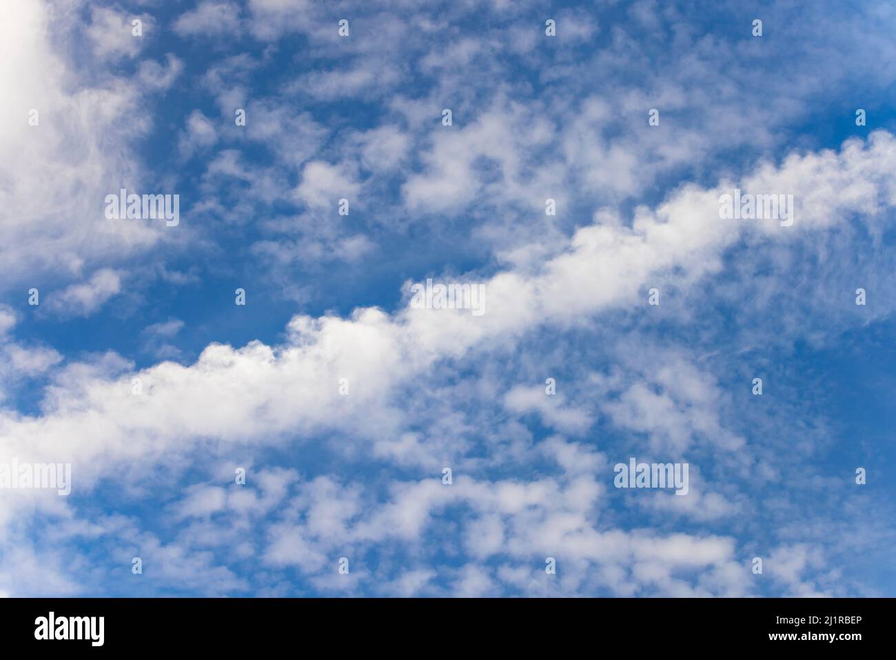 Herbstliche Wolken schweben über dem SOHO NYC Stockfoto