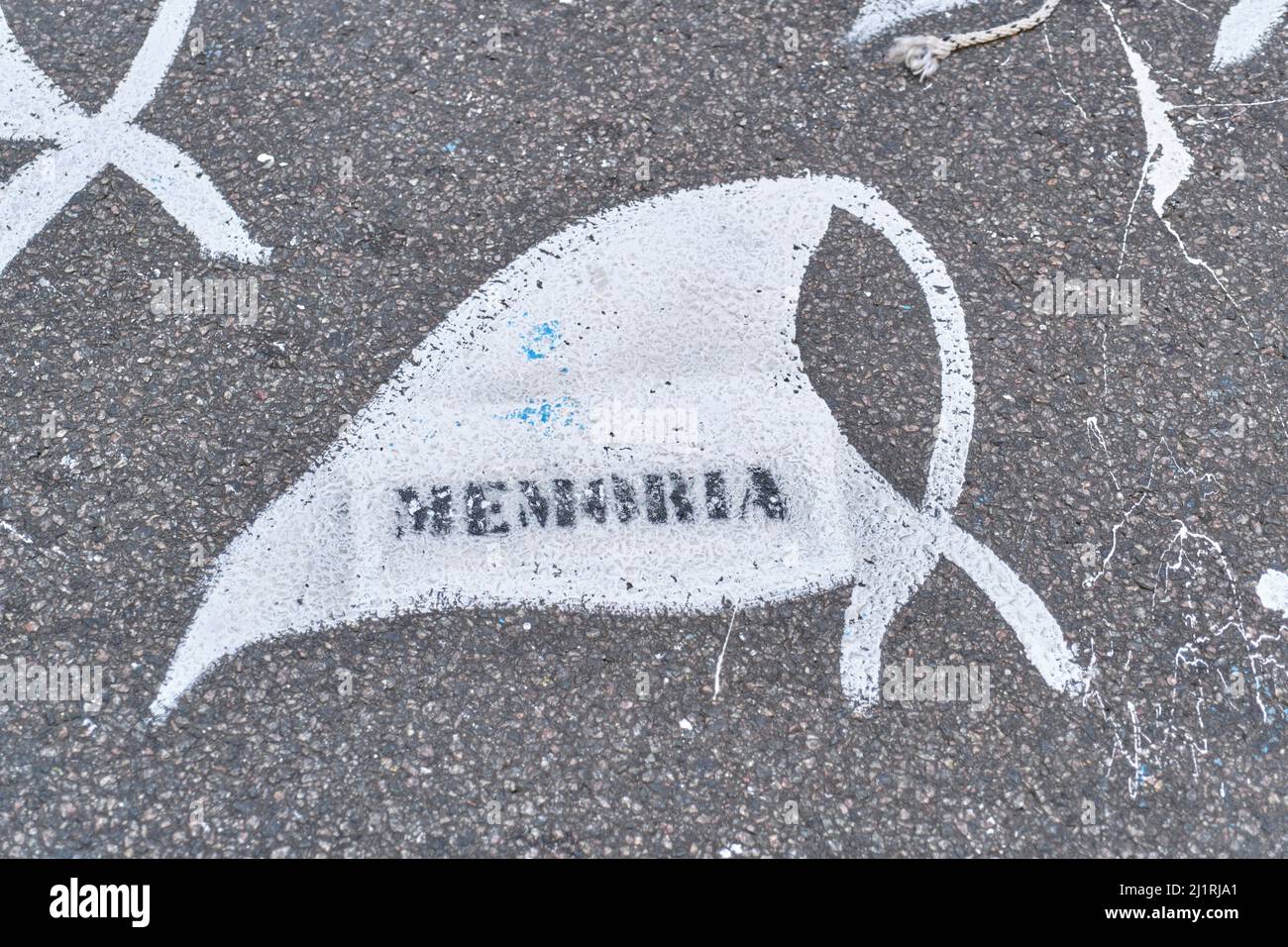 Buenos Aires, Argentinien; 24. März 2022: Nationaler Gedenktag für Wahrheit und Gerechtigkeit. Weißes Taschentuch, Symbol der Mütter der Plaza de Mayo Stockfoto