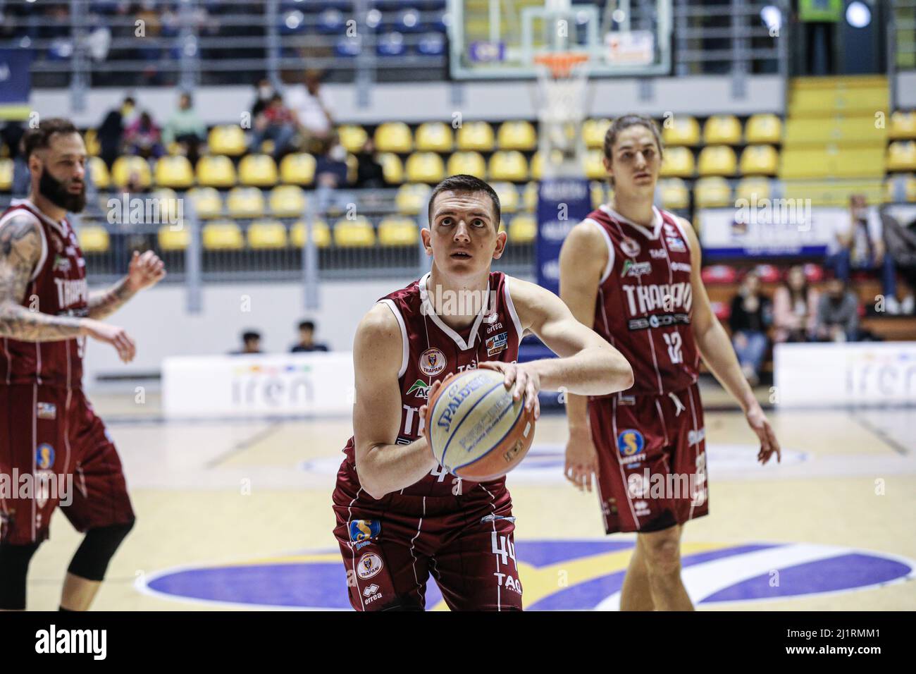 Turin, Italien. 27. März 2022. Spiel von Lega Nazionale Pallacanestro Championship A2 reale Muta Torino gegen 2B Control Trapani in Turin, Italien, am März 27, 2022.Turin gewann durch 79 -63. (Foto von Norberto Maccagno/Pacific Press/Sipa USA) Quelle: SIPA USA/Alamy Live News Stockfoto