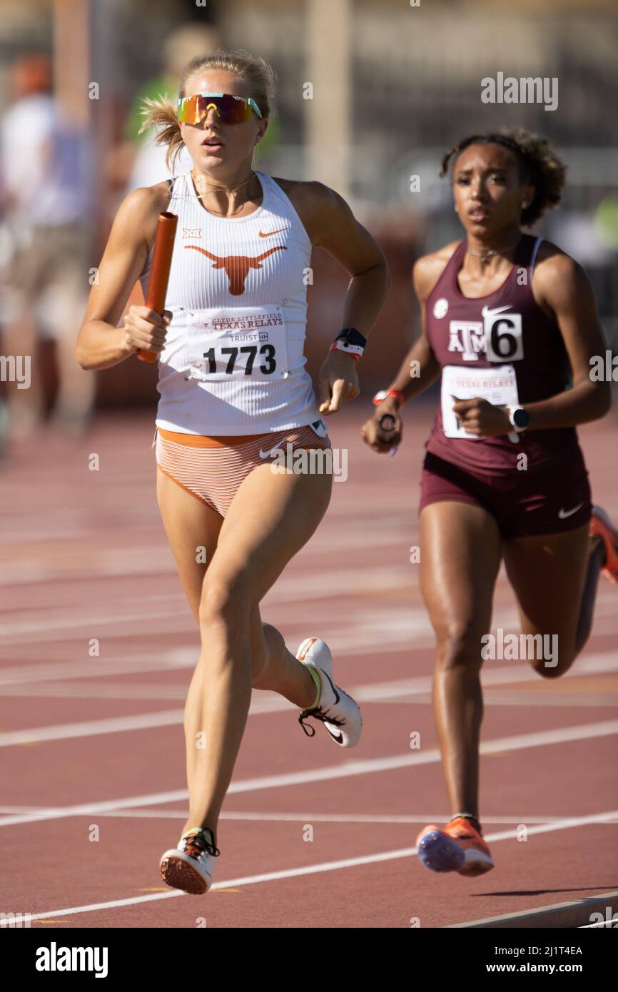 Brooke Jaworski von Texas läuft im 4 x 800-Takt während der 94. Clyde Littlefield Texas Relays, Freitag, den 25. März 2022, in Austin, Texas. (Kirk Meche Stockfoto