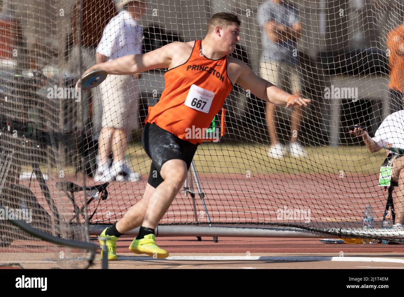 Princeton Christopher Licata wirft den Diskus während der Clyde Littlefield Texas Relays 94., Freitag, 25. März 2022, in Austin, Texas. (Kirk Meche Stockfoto