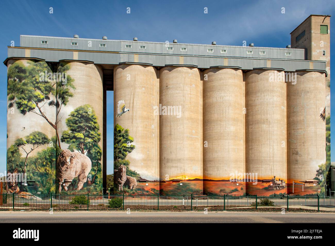 Hund und Schaf Silo Art, Karoonda, South Australia, Australien Stockfoto