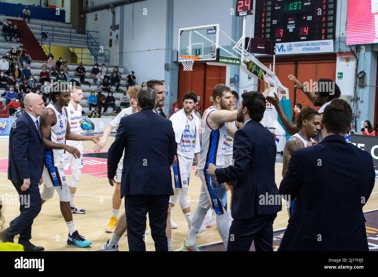 PalaRadi, Cremona, Italien, 27. März 2022, NutriBellet Treviso während Vanoli Basket Cremona vs Nutribullet Treviso Basket - Italienischer Basketball A Seri Stockfoto