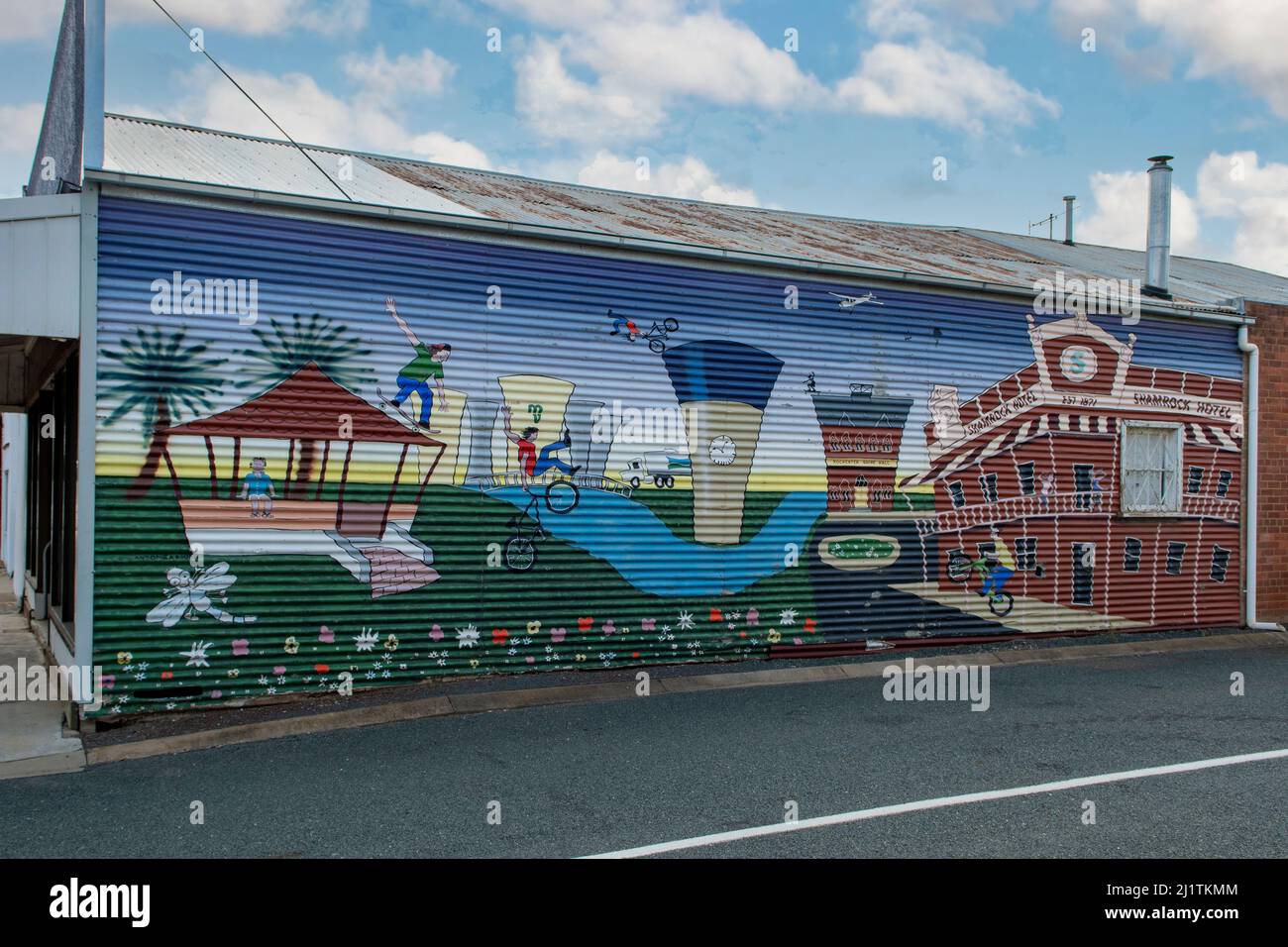 Stadtszene Wandkunst, Rochester, Victoria, Australien Stockfoto