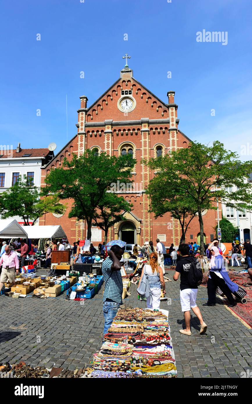 Der Flohmarkt am Pl. du Jeu de Balle in Brüssel, Belgien. Stockfoto