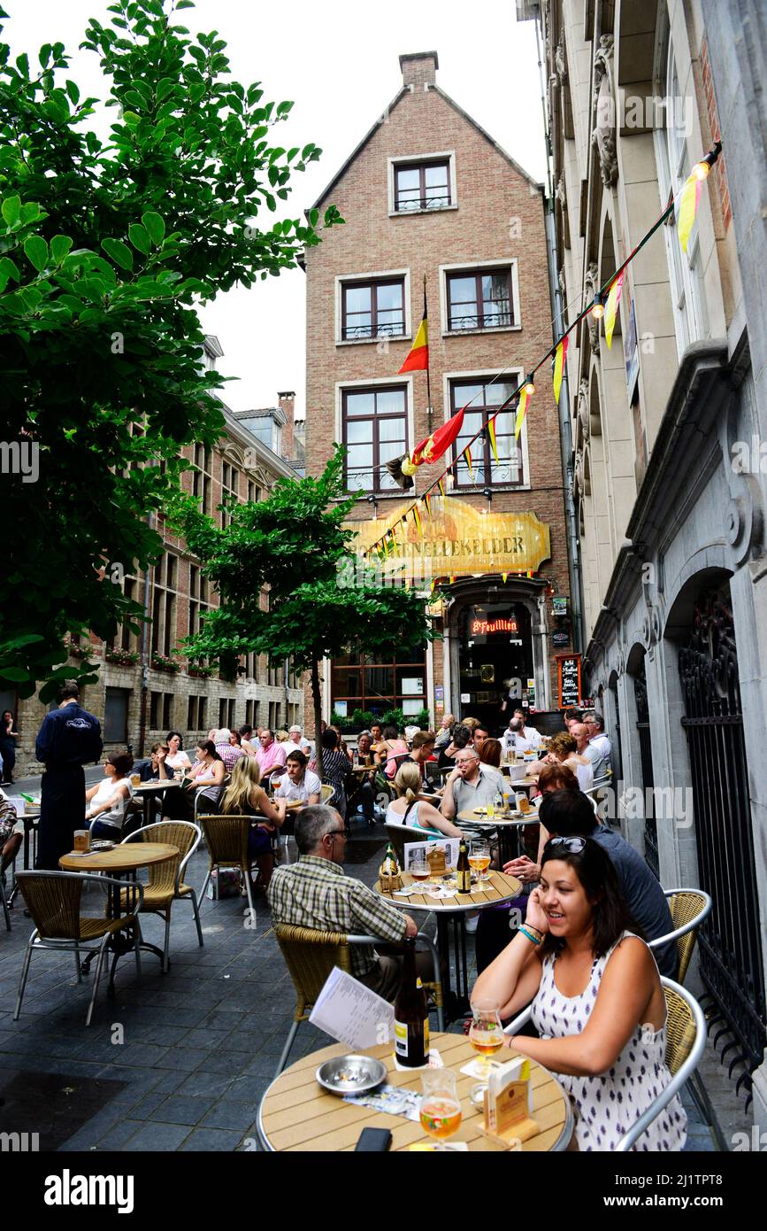 Rue du chene Fotos und Bildmaterial in hoher Auflösung Alamy