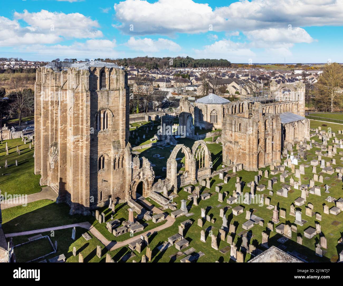 Luftaufnahme der Ruinen der Elgin Cathedral in Moray, Schottland Stockfoto