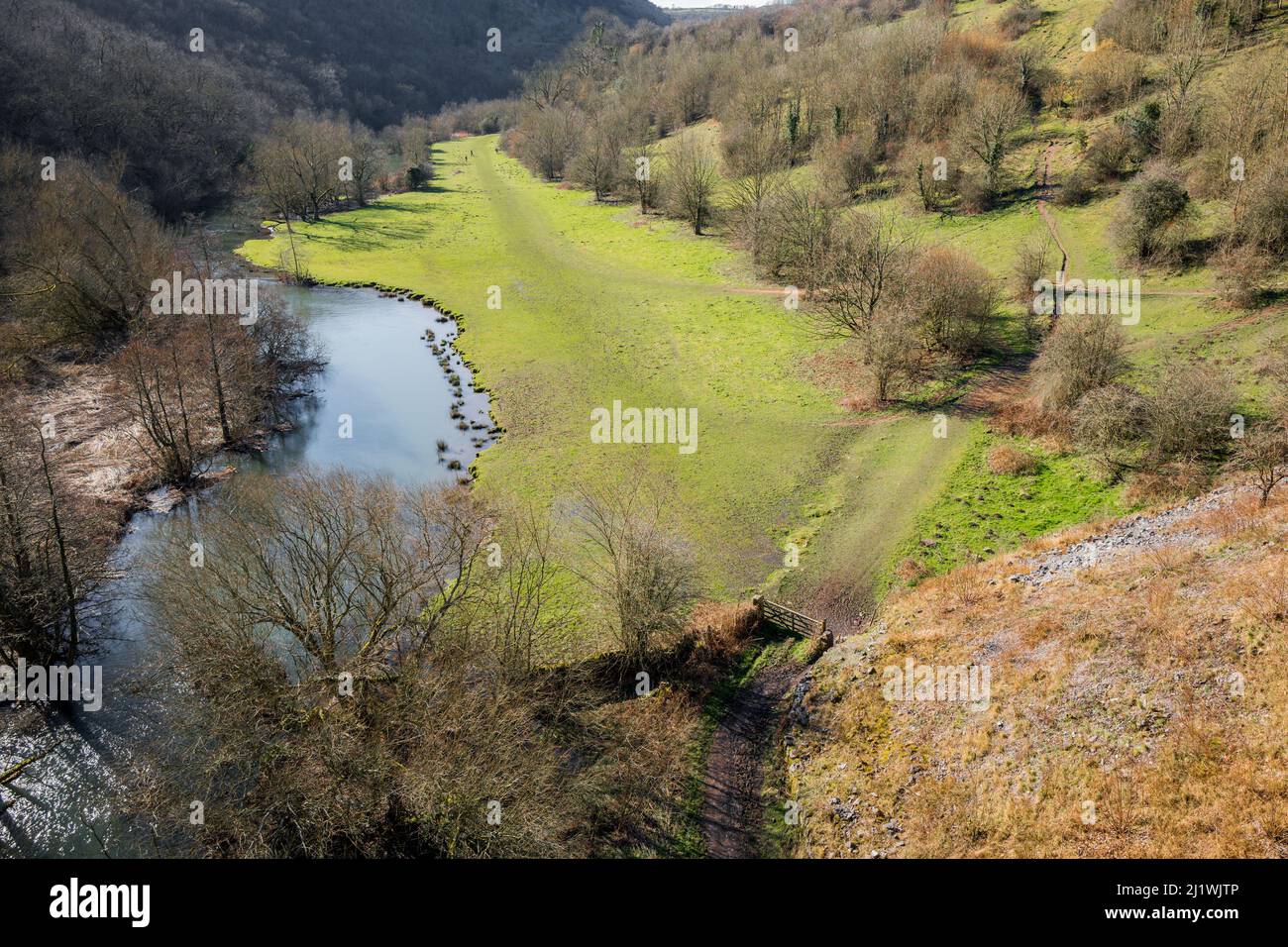 Monsal Head, Monsal Dale Grabstein-Viadukt und der Fluss Wye, Derbyshire. Stockfoto