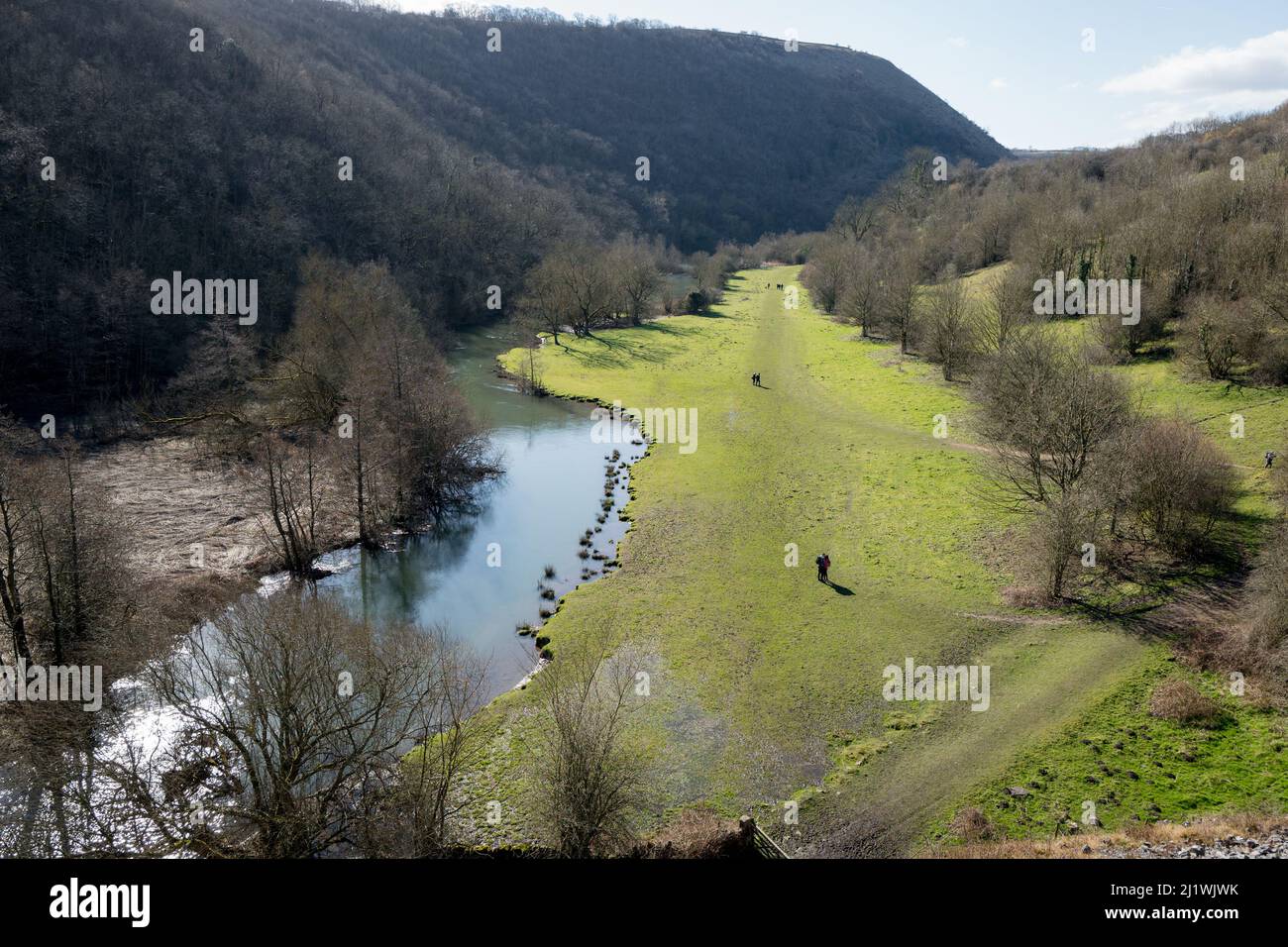Monsal Head, Monsal Dale Grabstein-Viadukt und der Fluss Wye, Derbyshire. Stockfoto