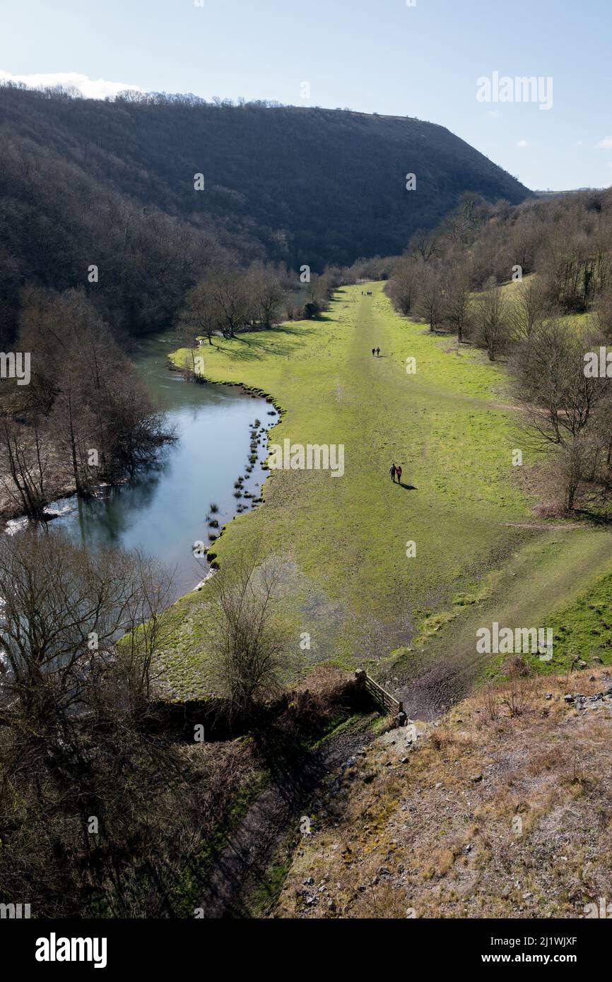 Monsal Head, Monsal Dale Grabstein-Viadukt und der Fluss Wye, Derbyshire. Stockfoto