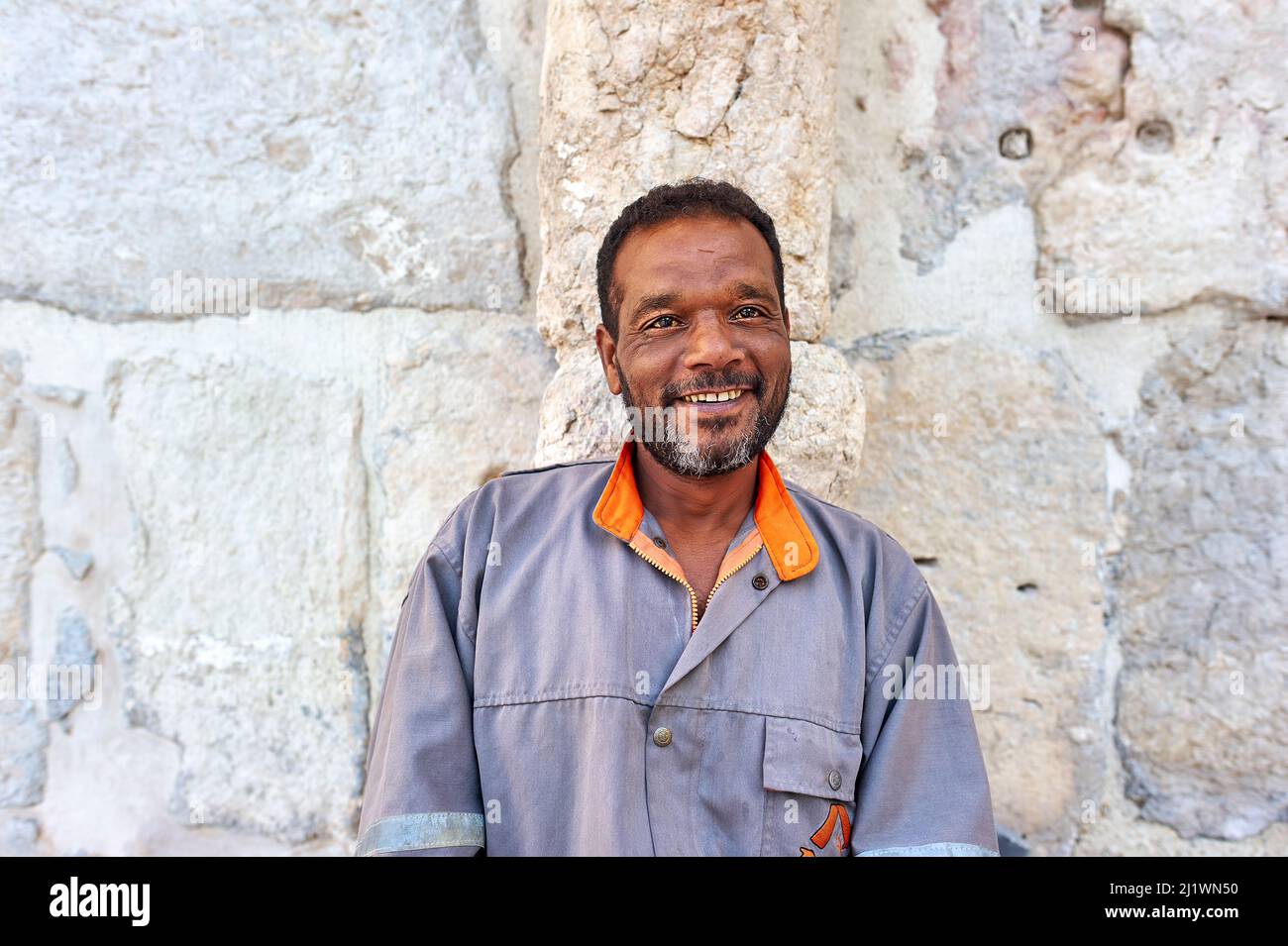 Syrien. Damaskus. Porträt eines lächelnden Mannes Stockfoto