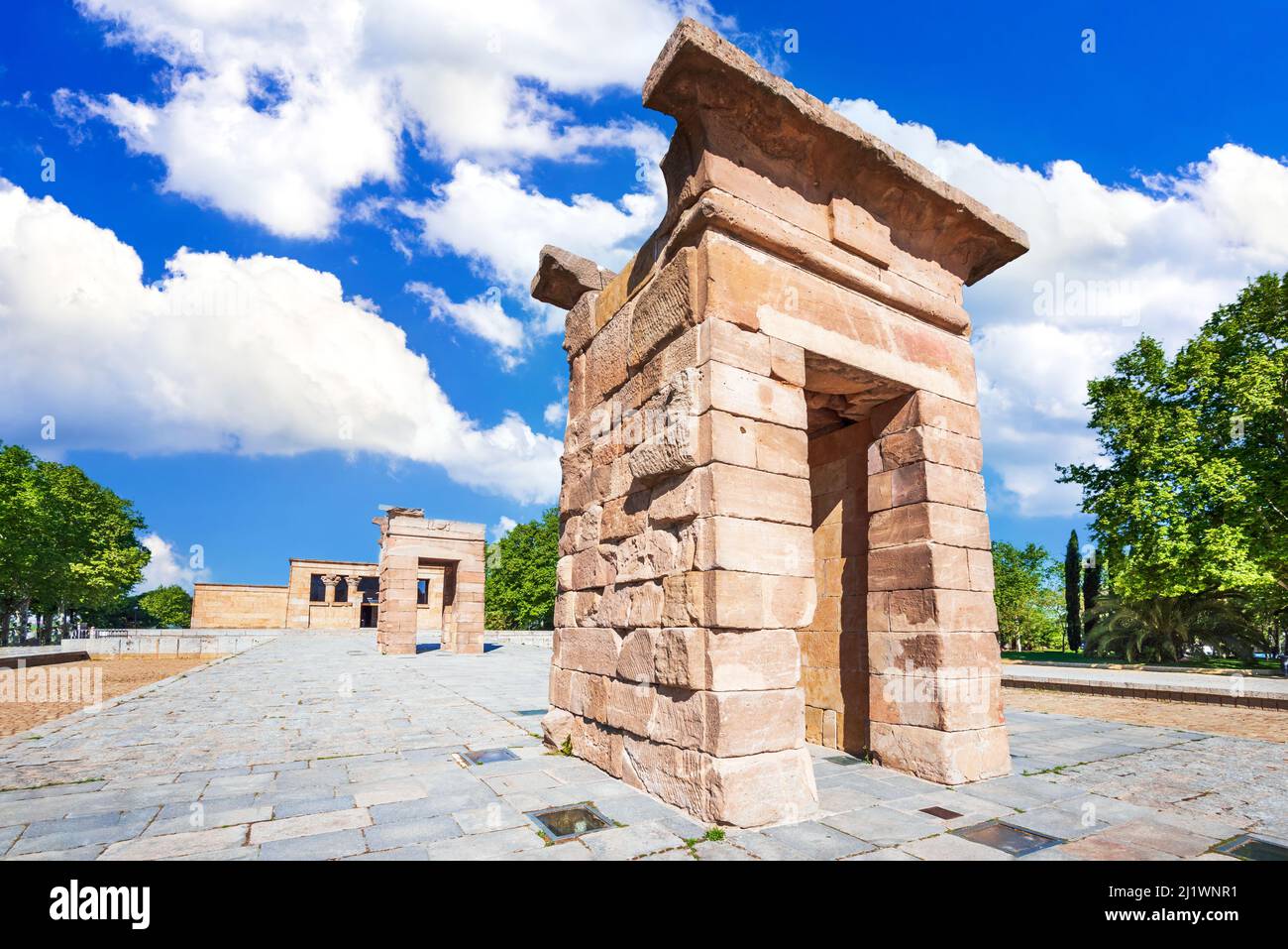 Madrid, Spanien. Templo de Debod aus dem alten Ägypten, gewidmet der Göttin Isis, in Philae. Stockfoto